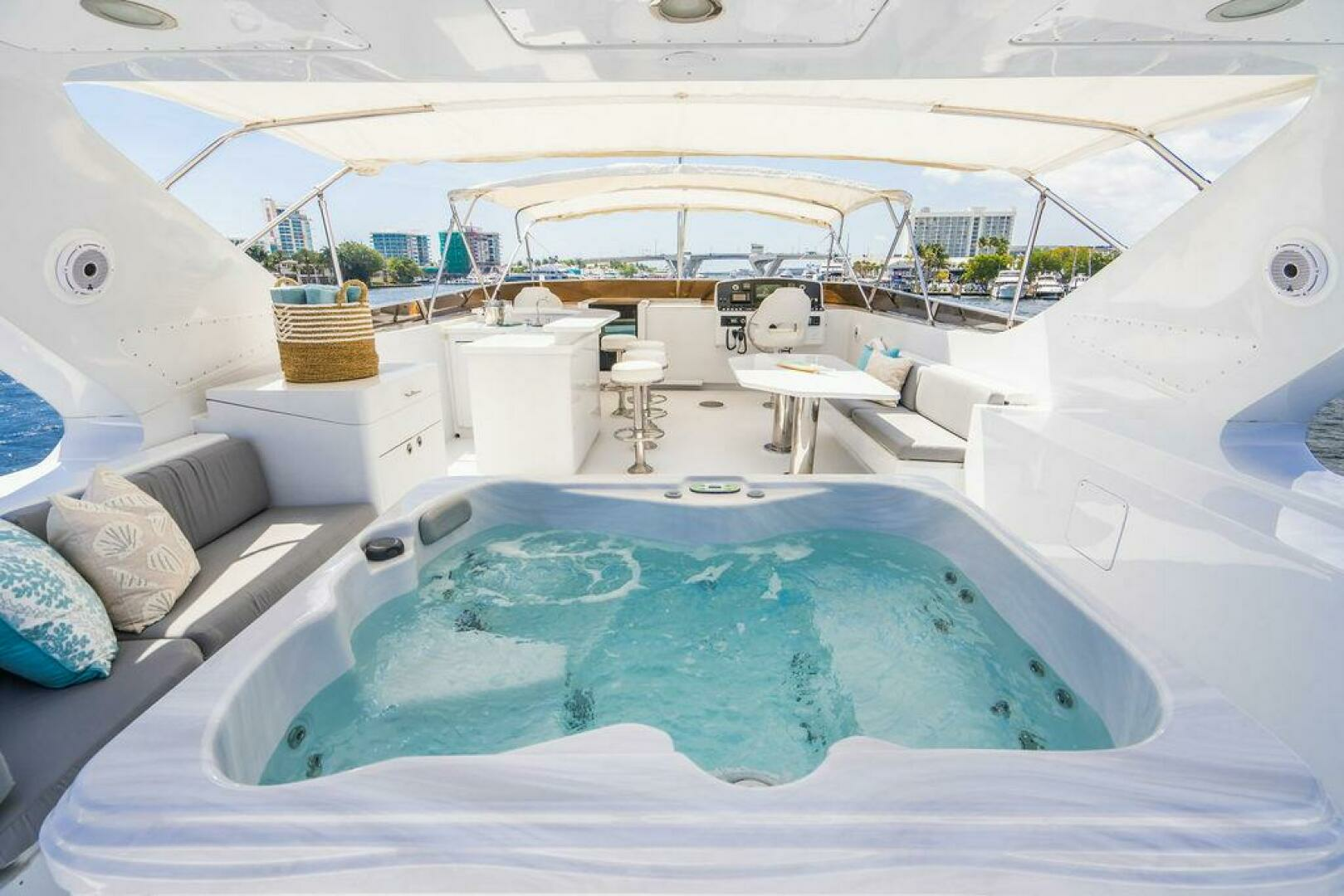 2001 Intermarine — - Image 27