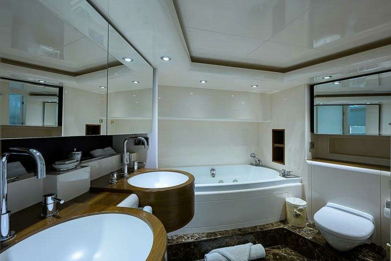 2005 DMB Danube Motor Yacht - Image 62