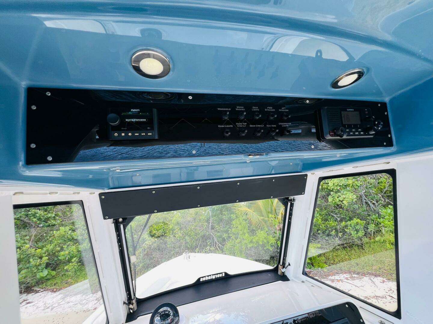 2012 Everglades 295 Center Console - Image 30