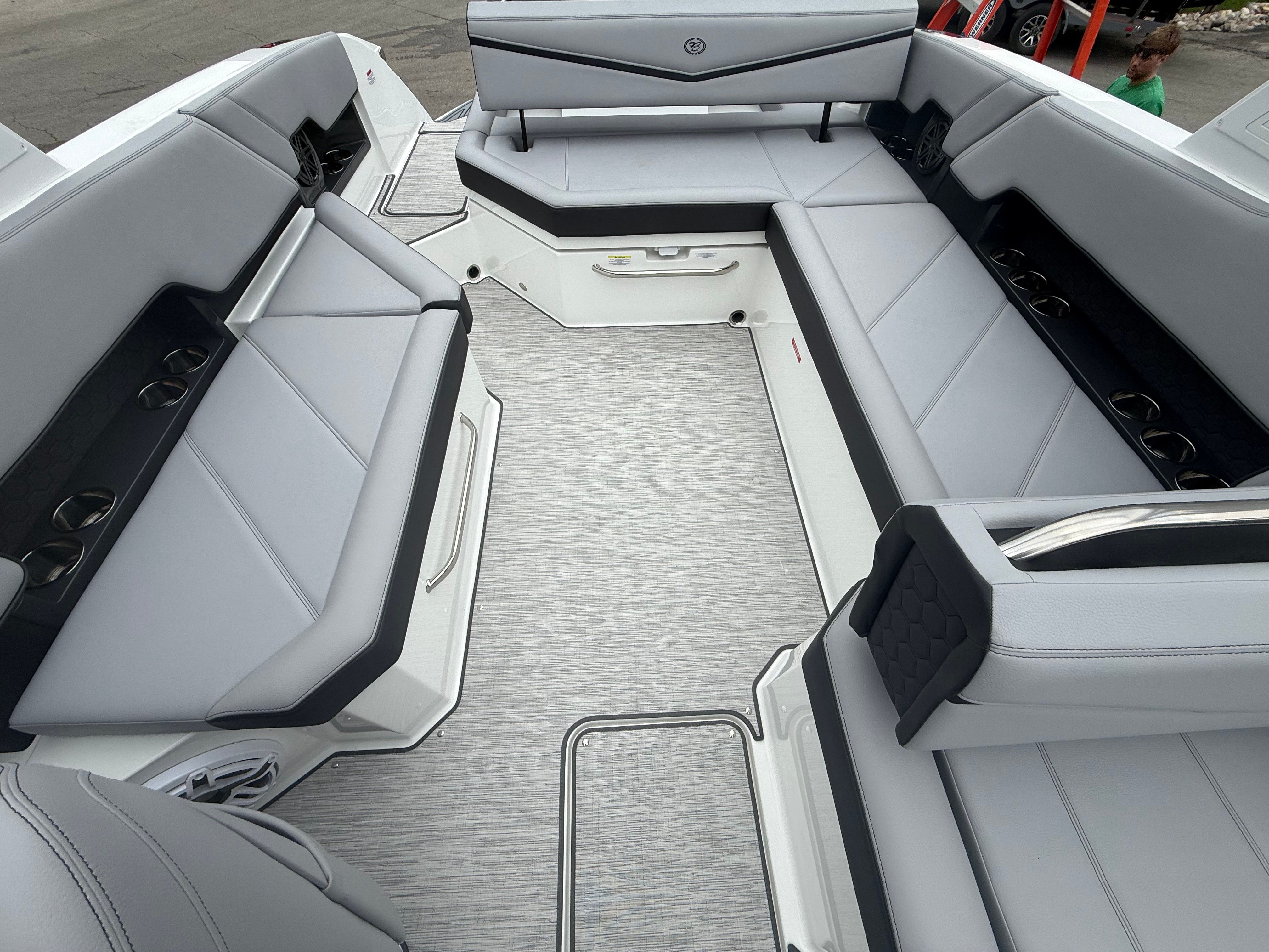 2026 Cobalt R8 Surf - 25