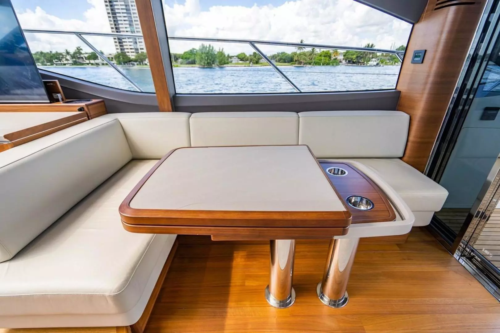 2020 Princess V60 - Image 22