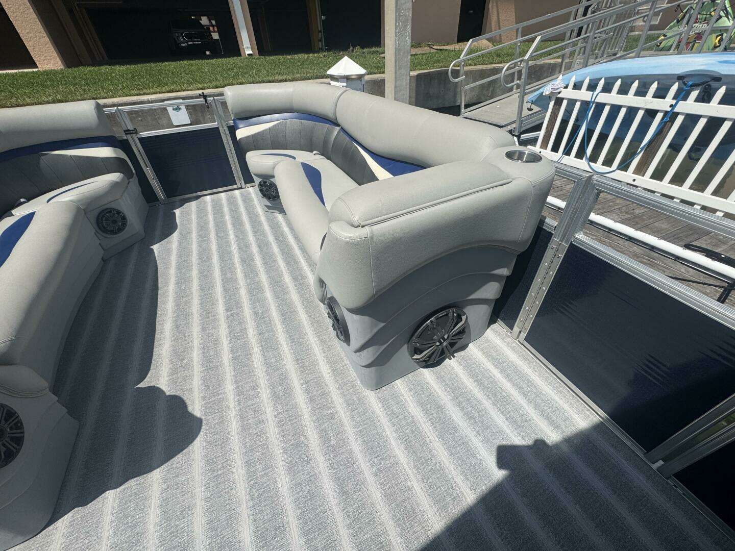 2021 Leisure Kraft Prestige 2635 LX Tri-Toon - Image 19