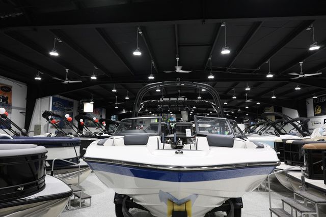 2026 Yamaha Boats AR 195 BOTH COLORS AVAILABLE - 11