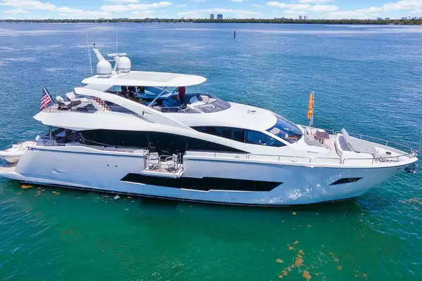 2018 Sunseeker 86 Yacht