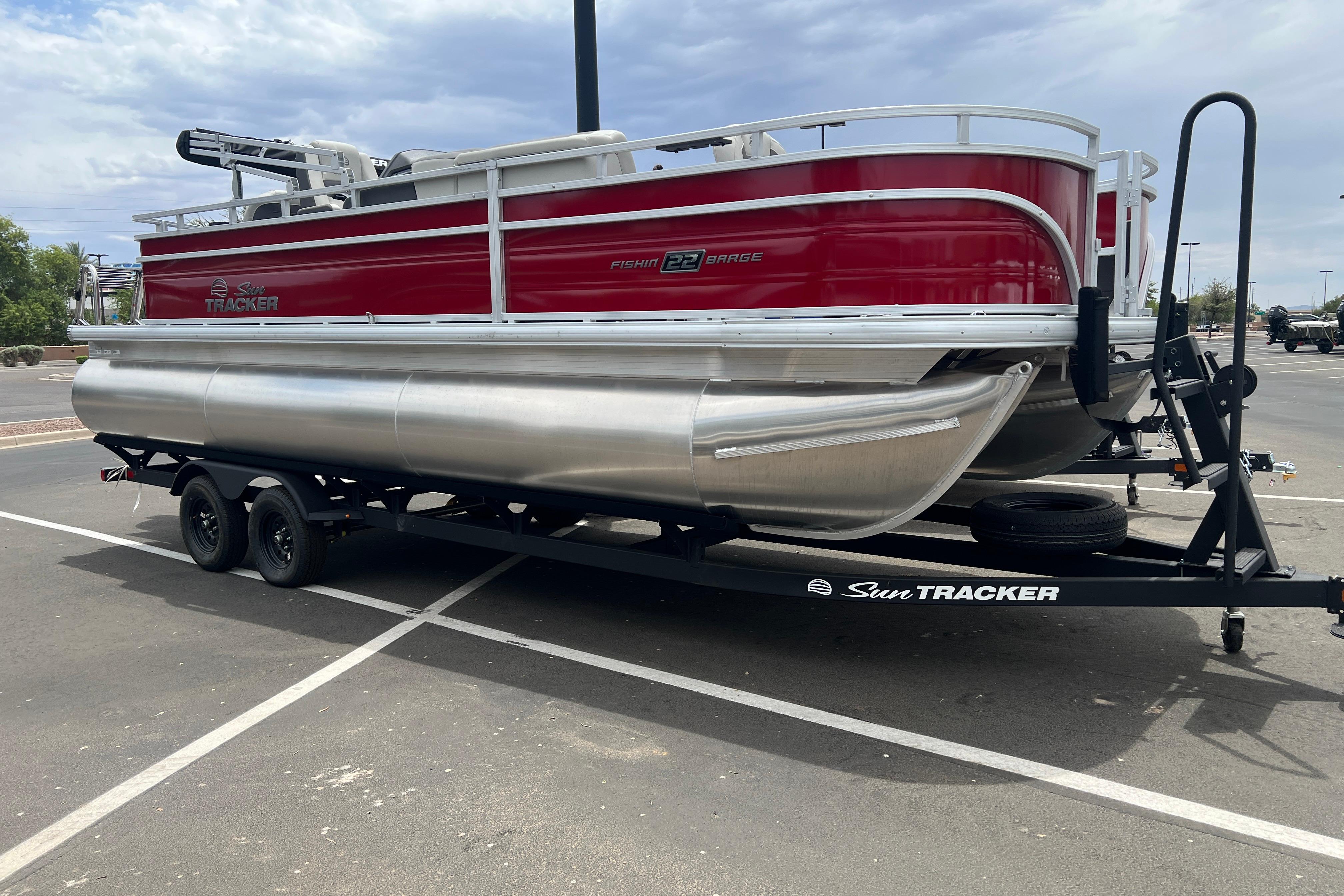 2026 Sun Tracker Fishin' Barge 22 XP3