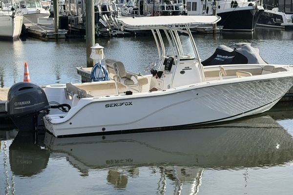 2017 Sea Fox 226 Commander