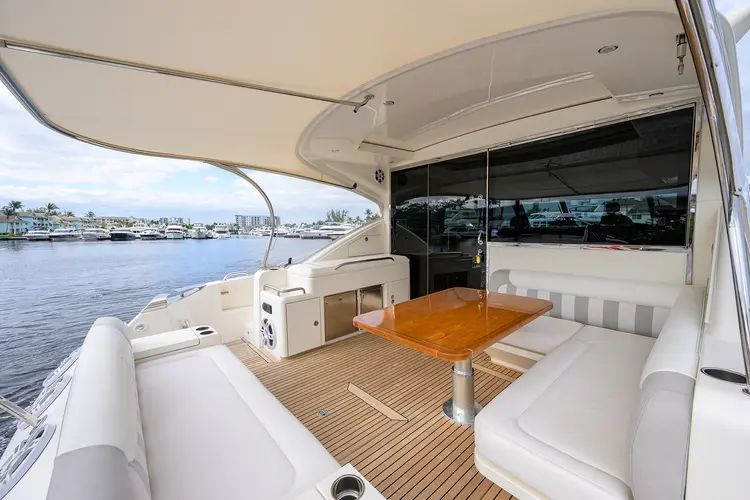 2019 Riviera 5400 Sport Yacht - Image 11