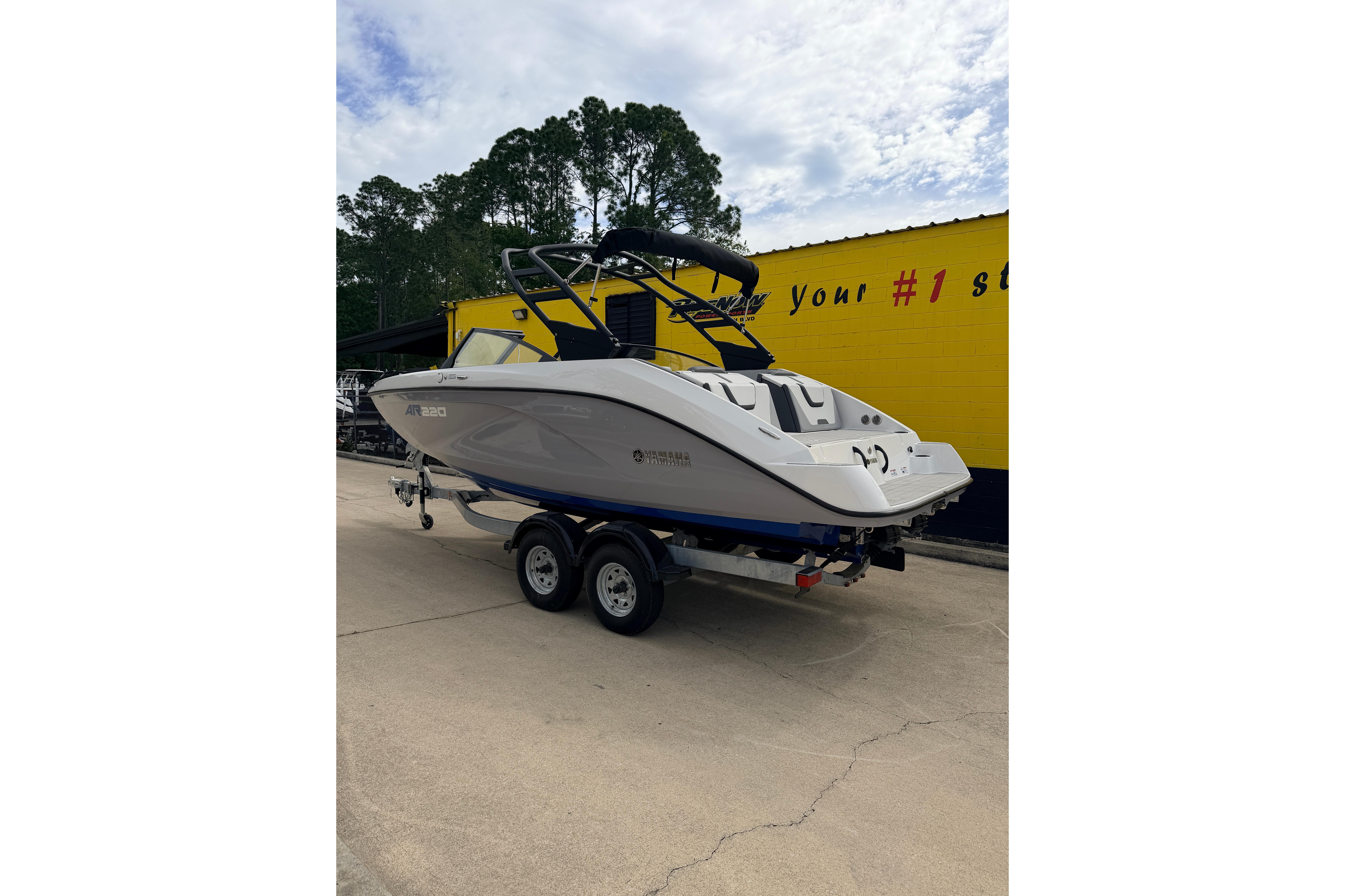 2026 Yamaha Boats AR220