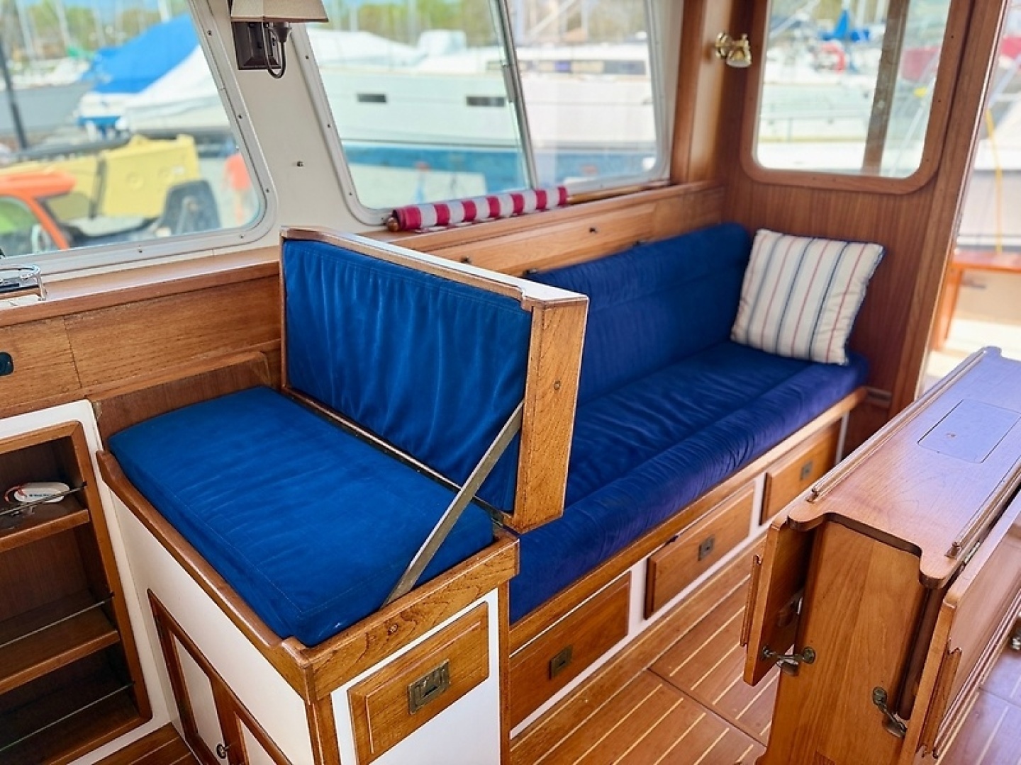 1993 Shannon Custom Downeast 36 - Image 18