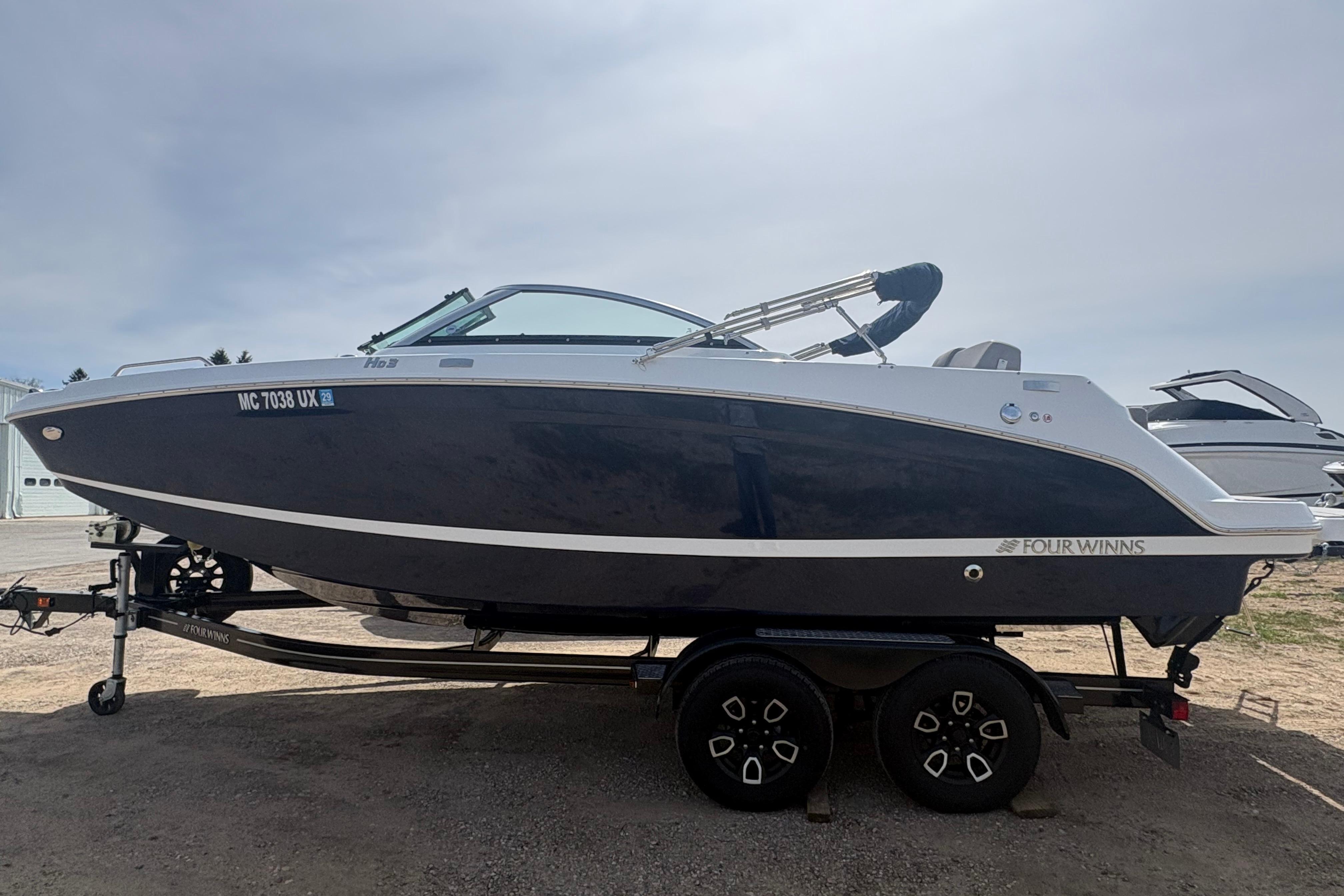 2023 Four Winns HD3