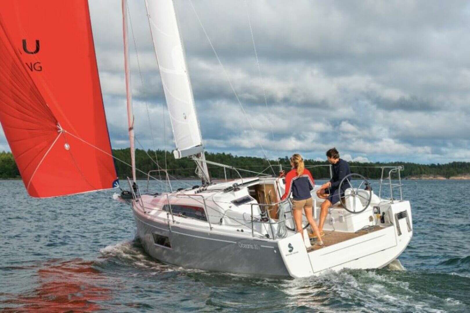 2026 Beneteau Oceanis 30.1 Swing Keel - Image 4