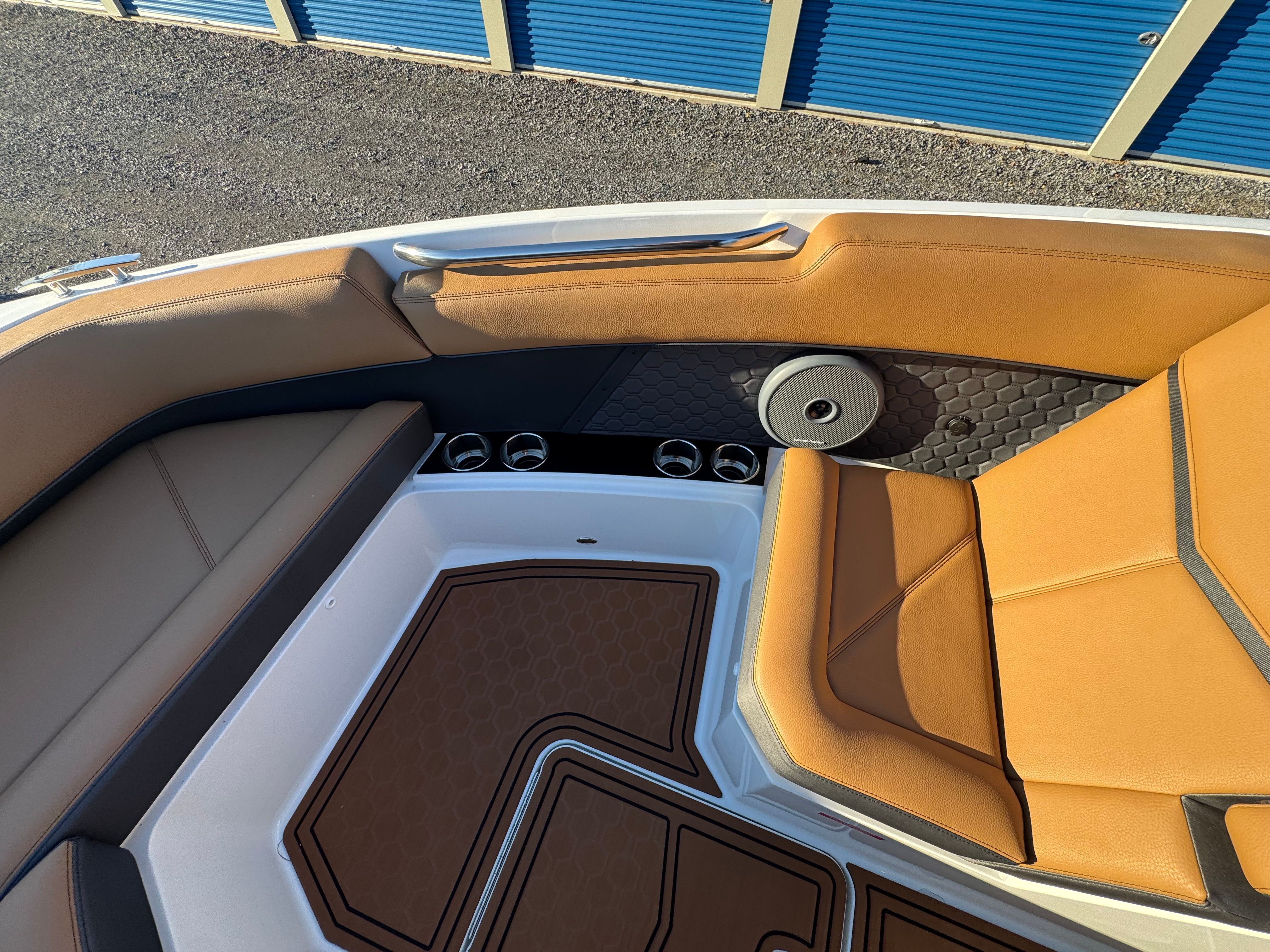 2026 Cobalt R8 Surf - 43