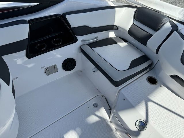 2025 Yamaha Boats SX195 - 15