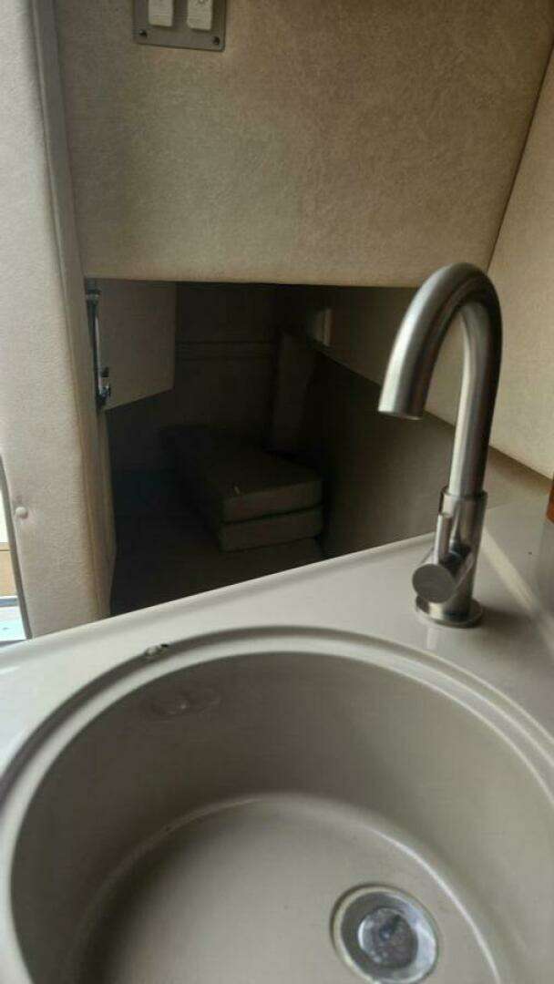 2008 Sea Ray 240 Sundancer - Image 21
