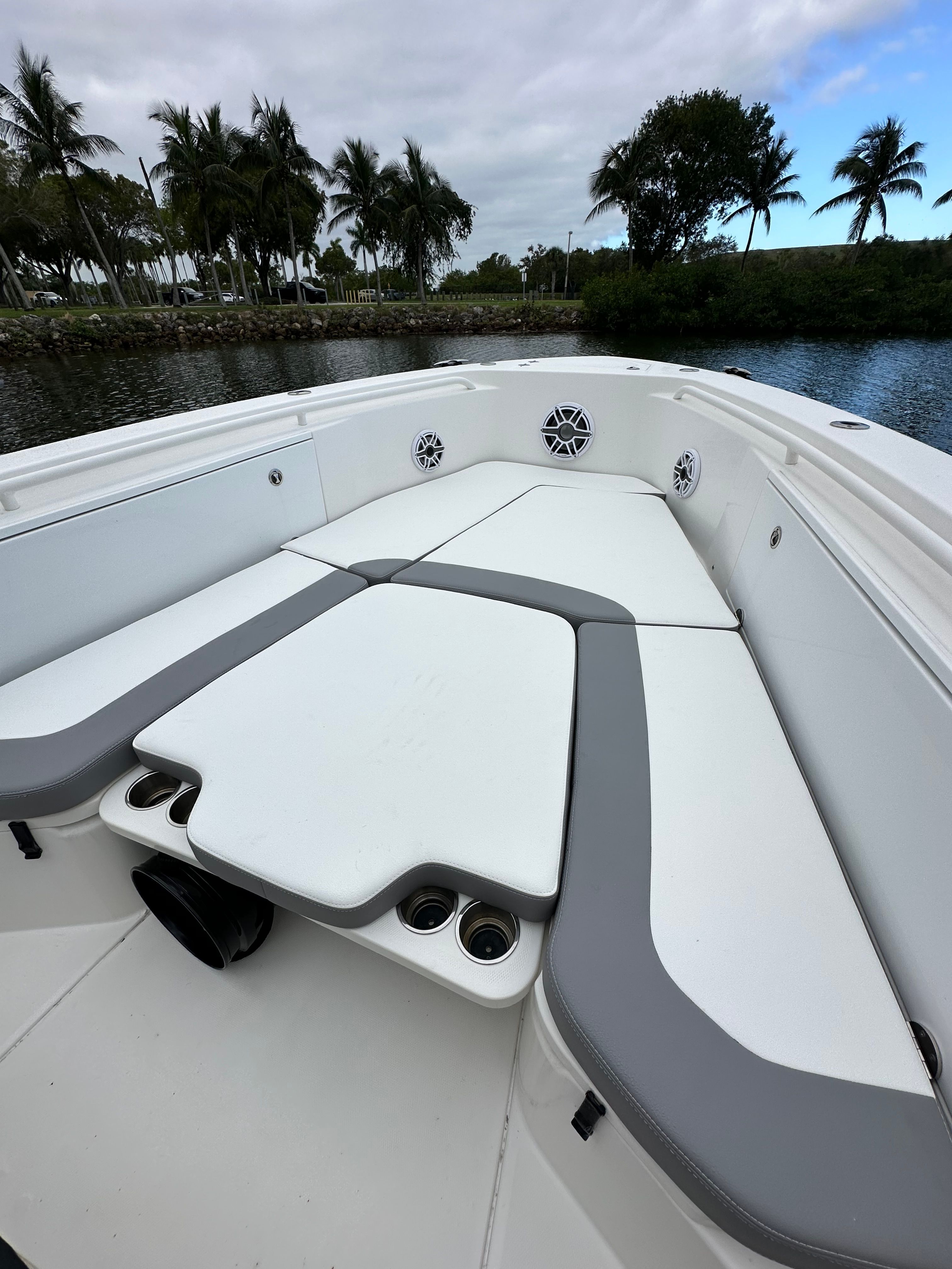 2009 Everglades 365 Center Console - 110