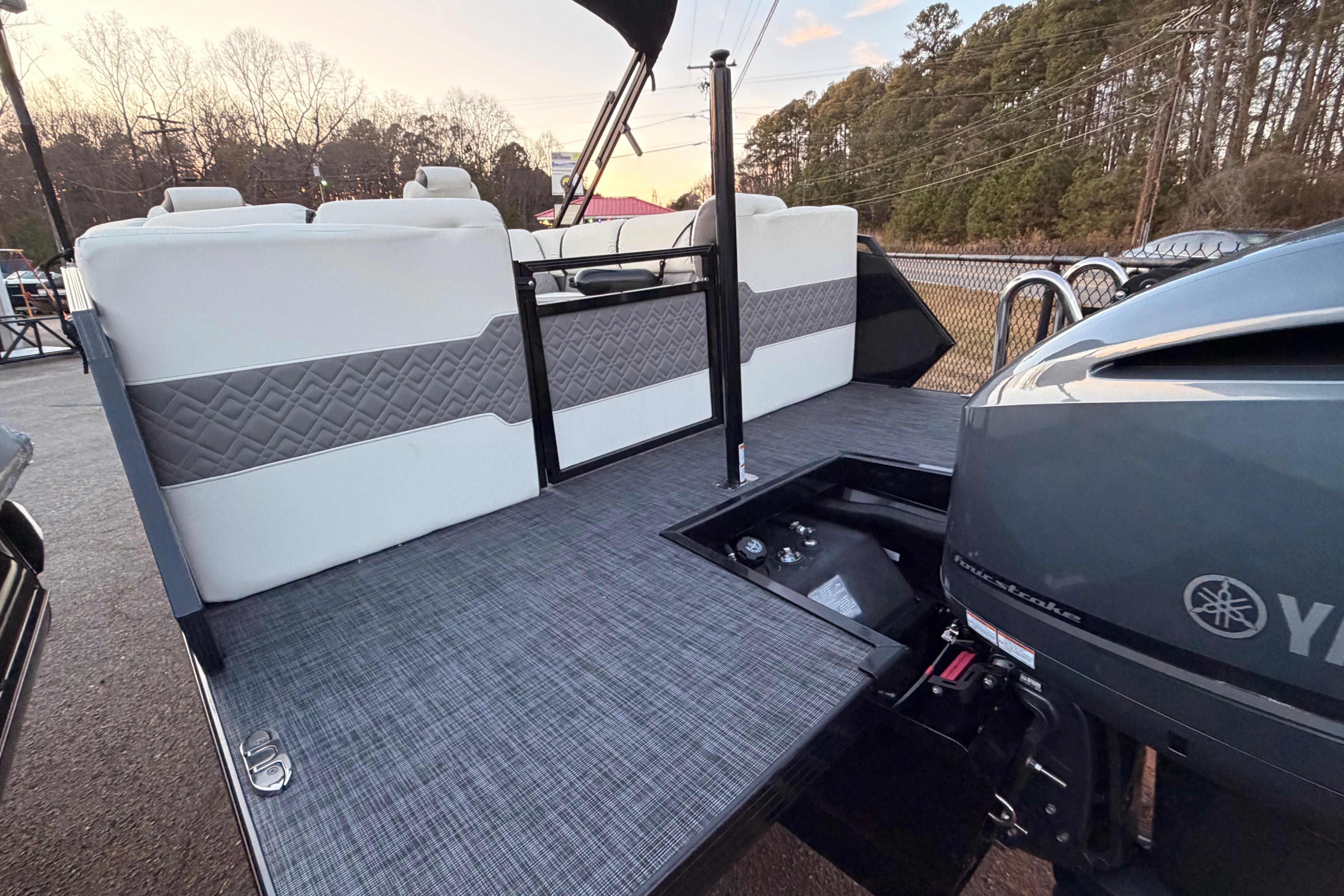 2026 Veranda VR 265 RCP pontoon boat with Yamaha engine, featuring spacious deck and seating.