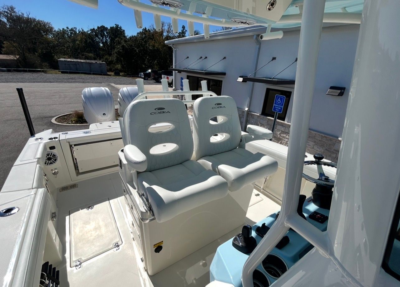 2026 Cobia 285CC - 13