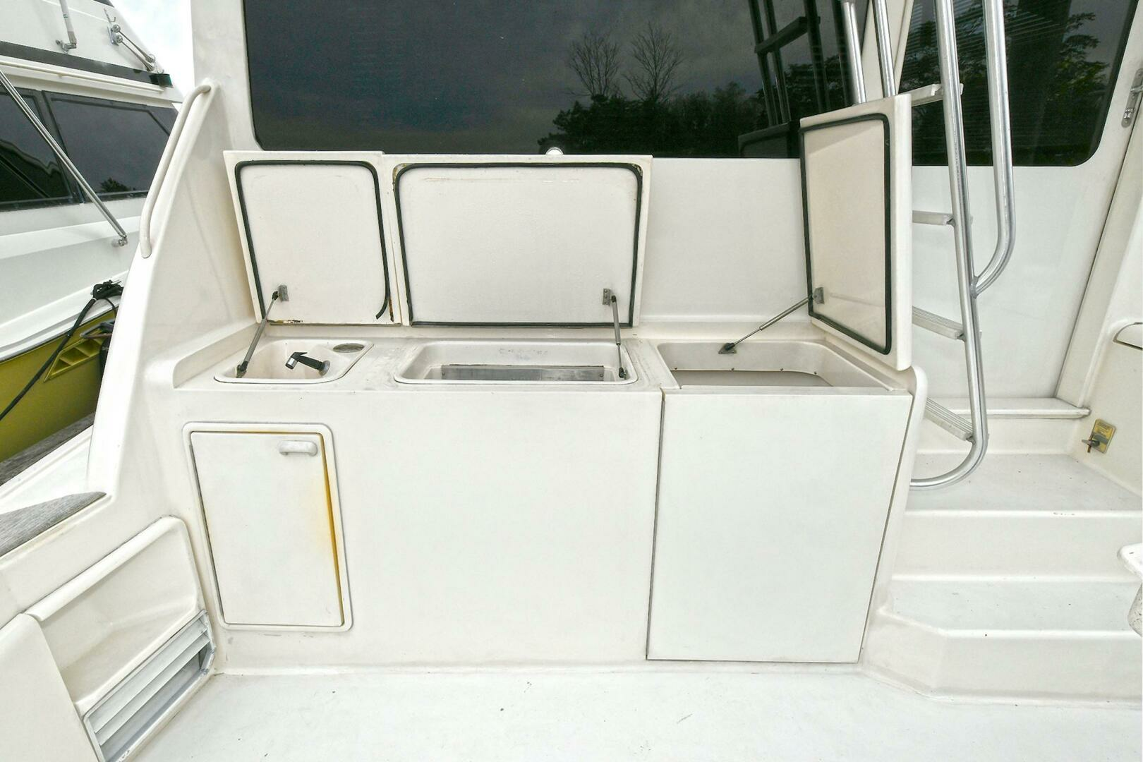 2001 Ocean Yachts 52 Super Sport - Image 11