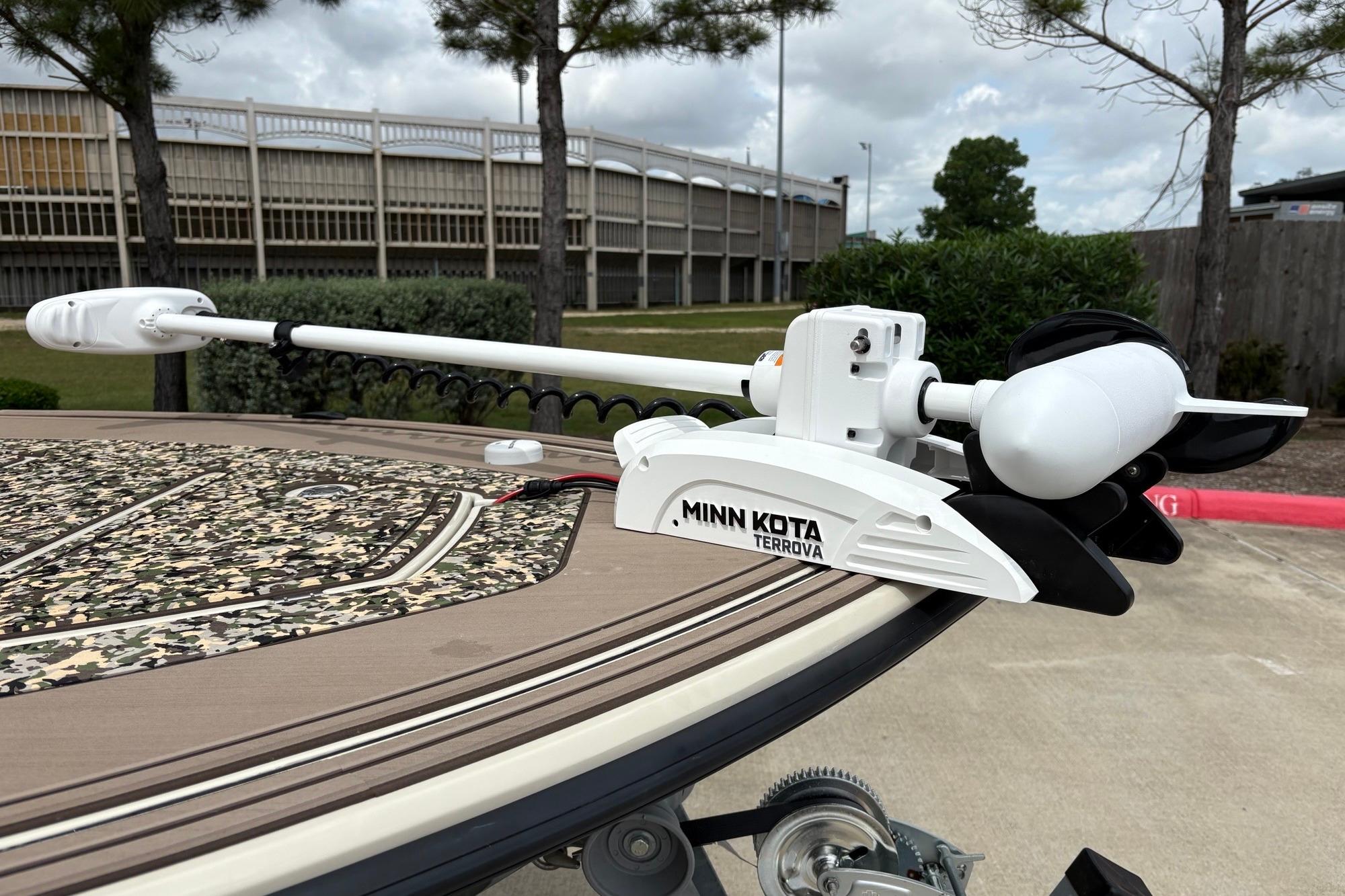 Minn Kota Terrova trolling motor on 2025 Mako 18 Pro Skiff Backwater Edition boat.