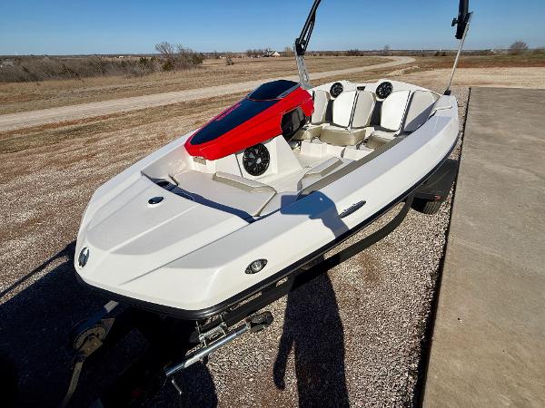 2015 Scarab 165 - 12