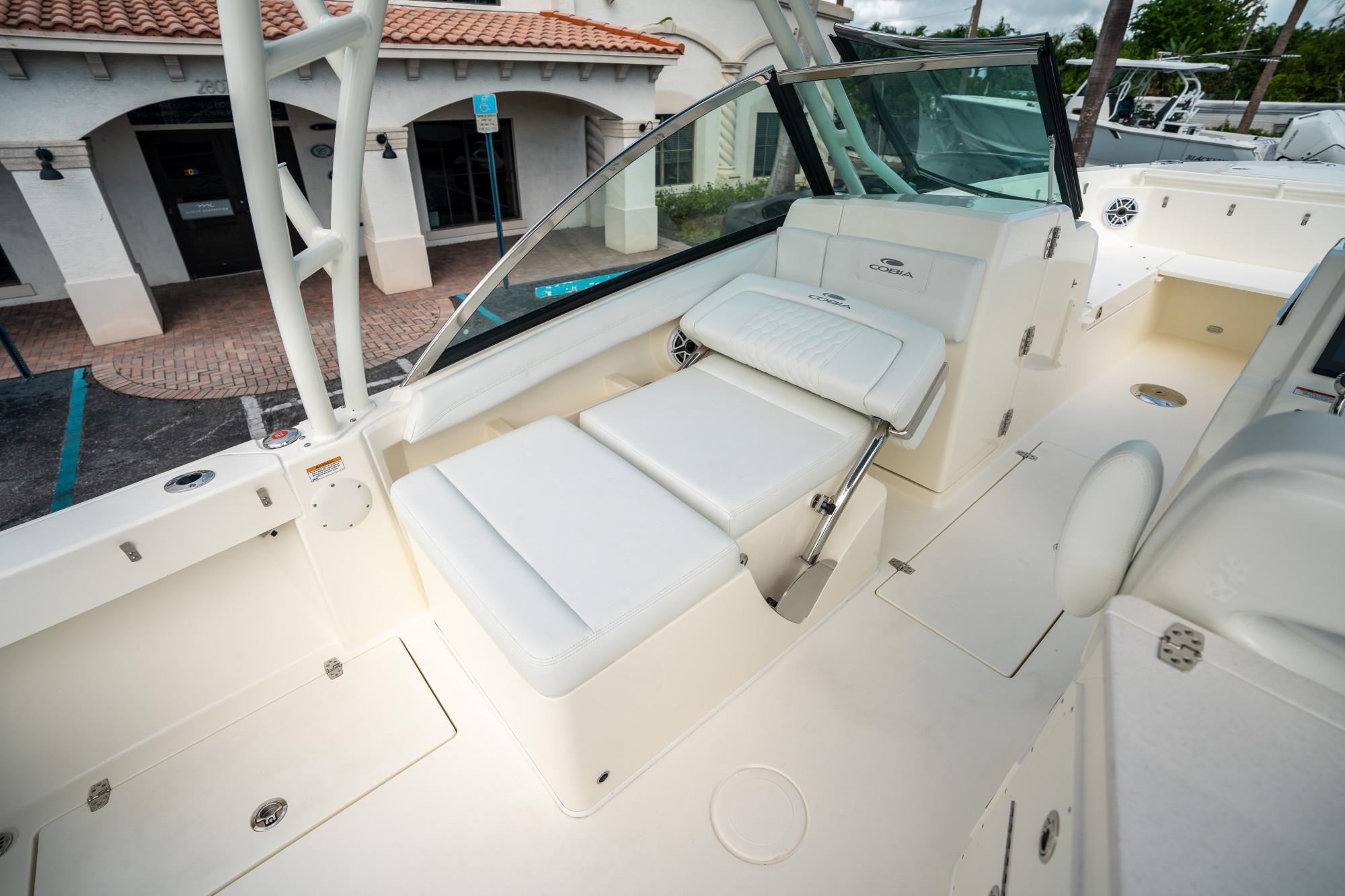 2025 Cobia 240 Dual Console - 26