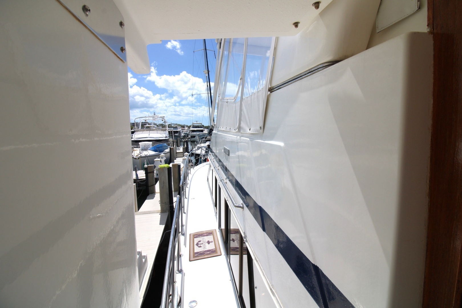 1995 Jefferson 52 Rivanna Cockpit MY - Image 29