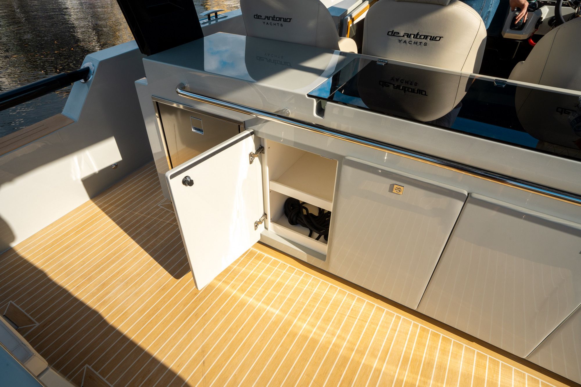 2025 De Antonio Yachts D50 OPEN - 22