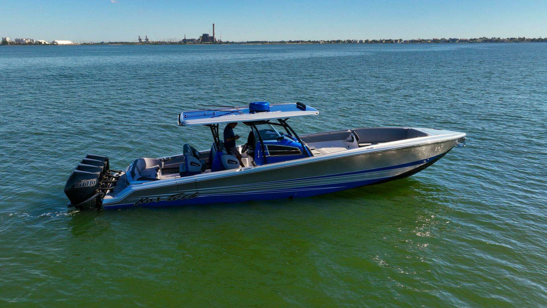 2024 Nor-Tech 390 Sport Center Console - Image 2