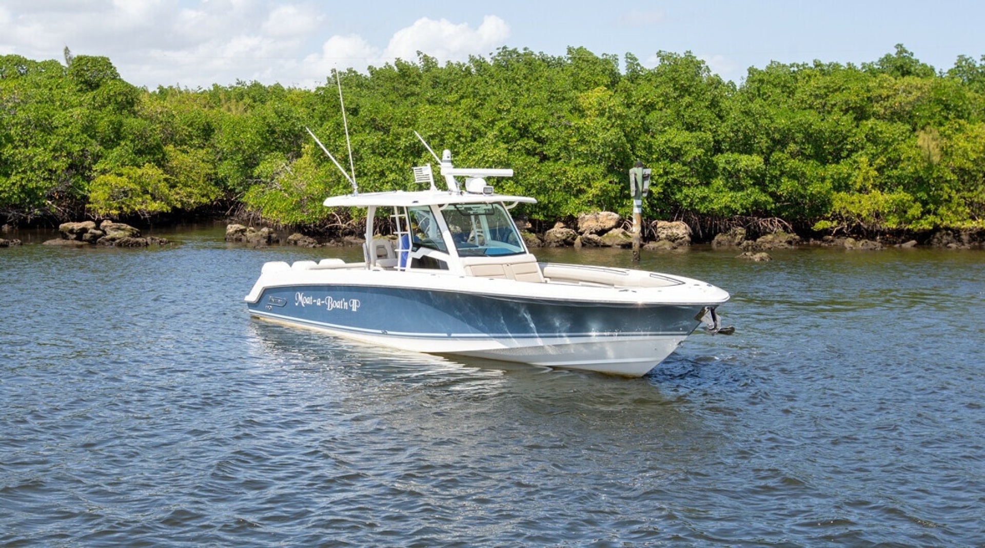 2019 Boston Whaler 380 Outrage - Image 14