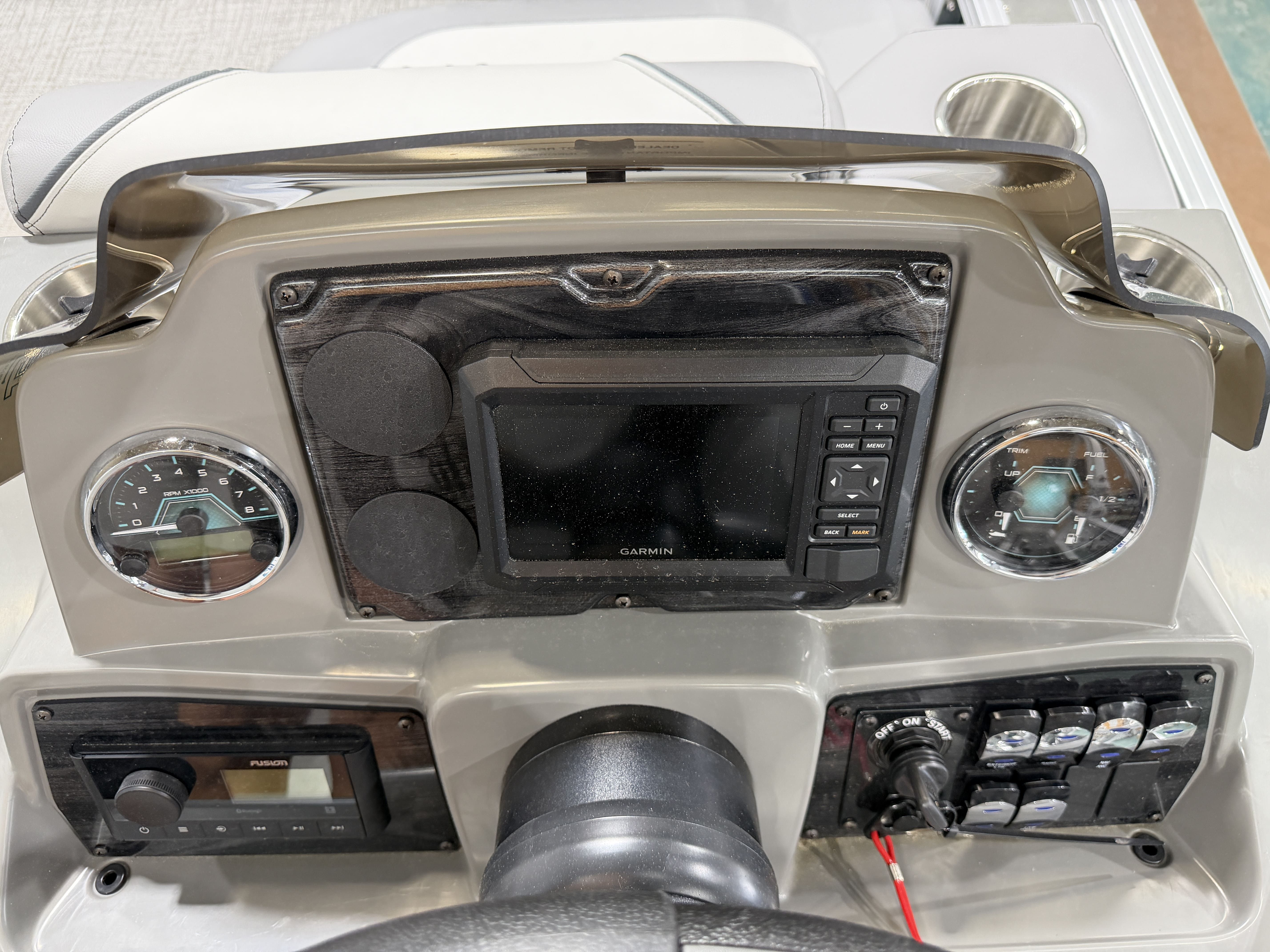 2026 Avalon Venture 85 Rear Fish - 21' - 21