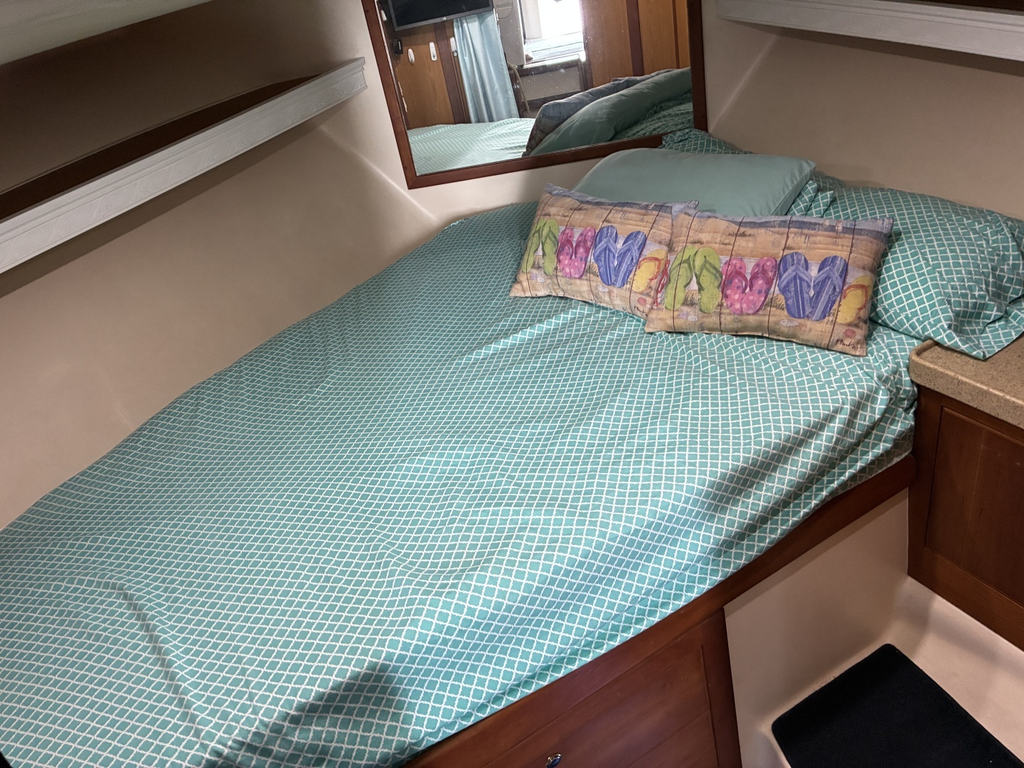 2005 Luhrs Convertible - Image 32