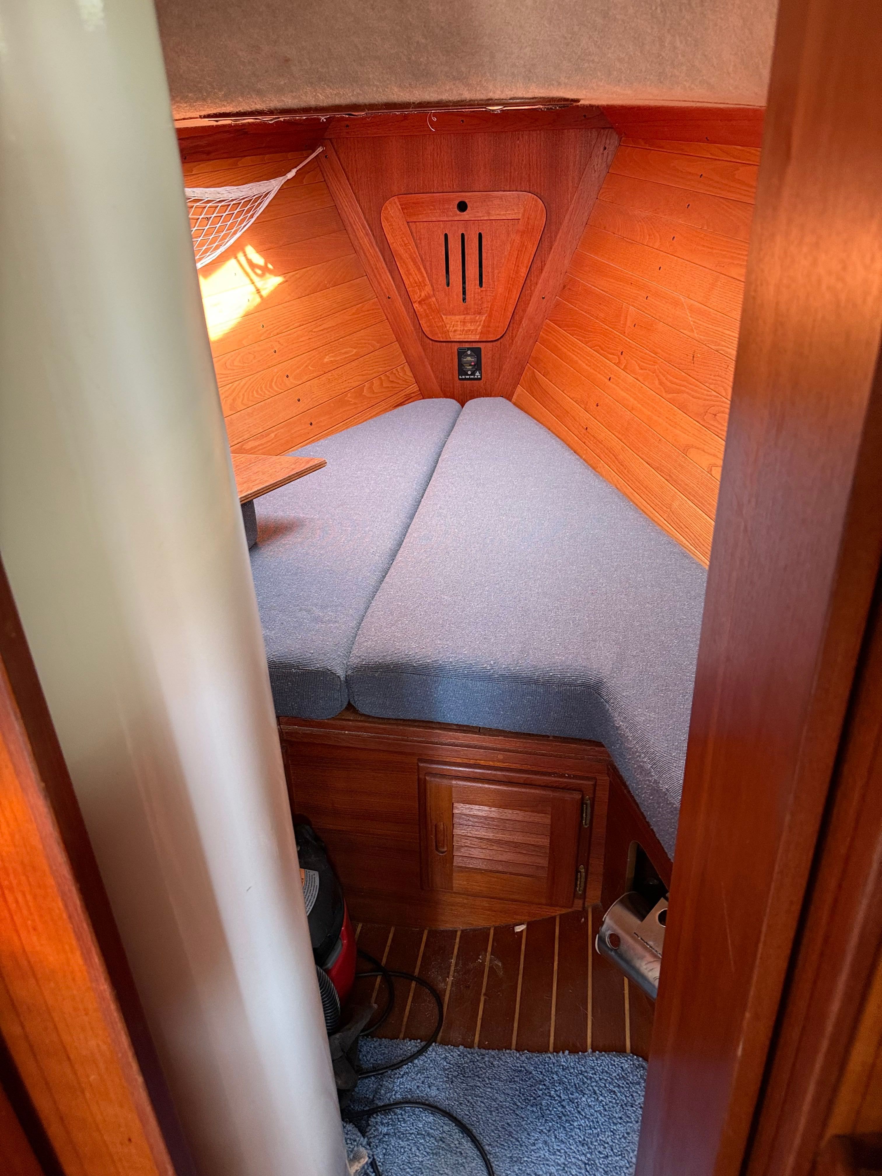 1988 Freedom 30 - 28