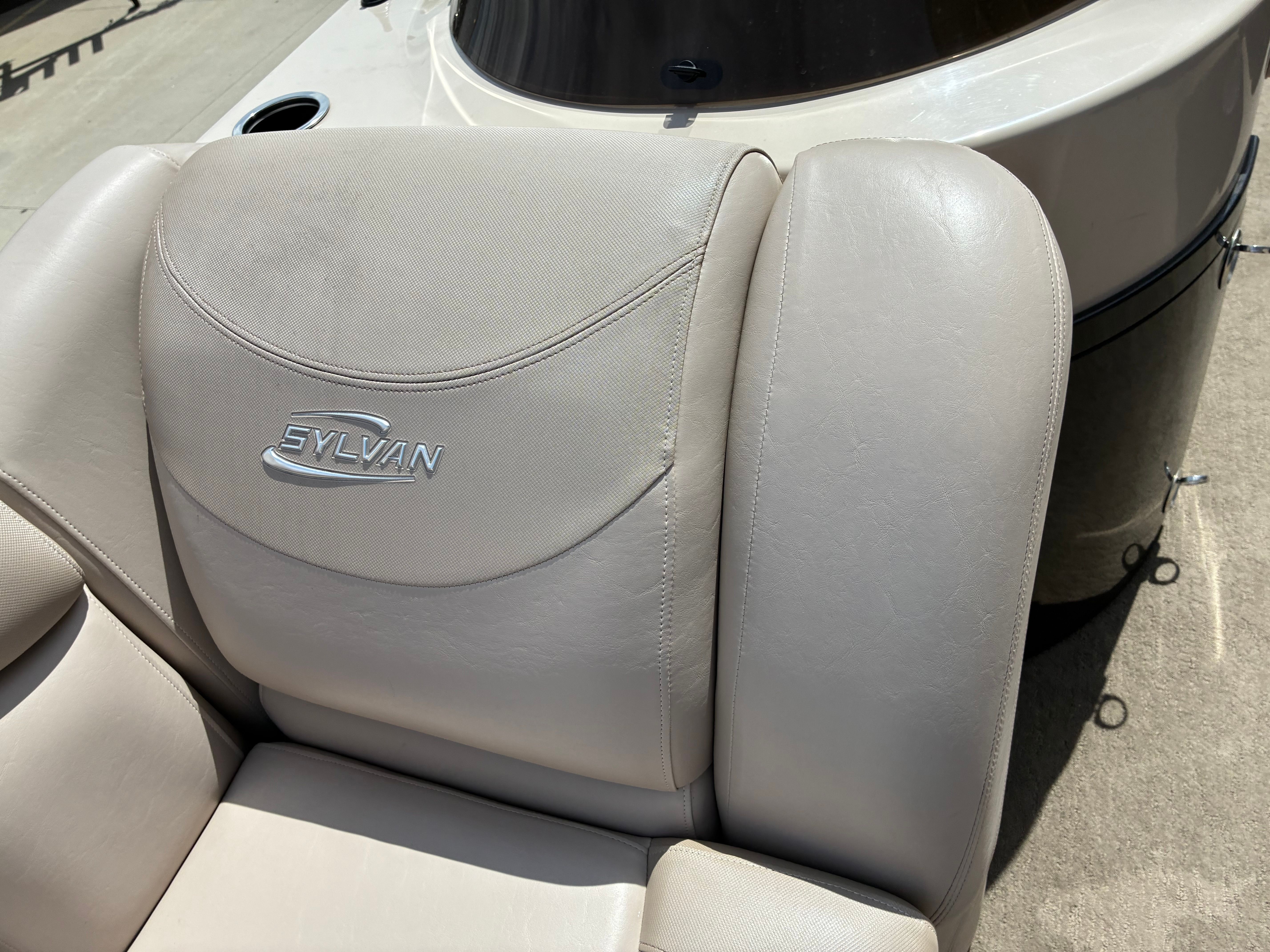 2013 Sylvan 8522 Mirage Cruise - 18