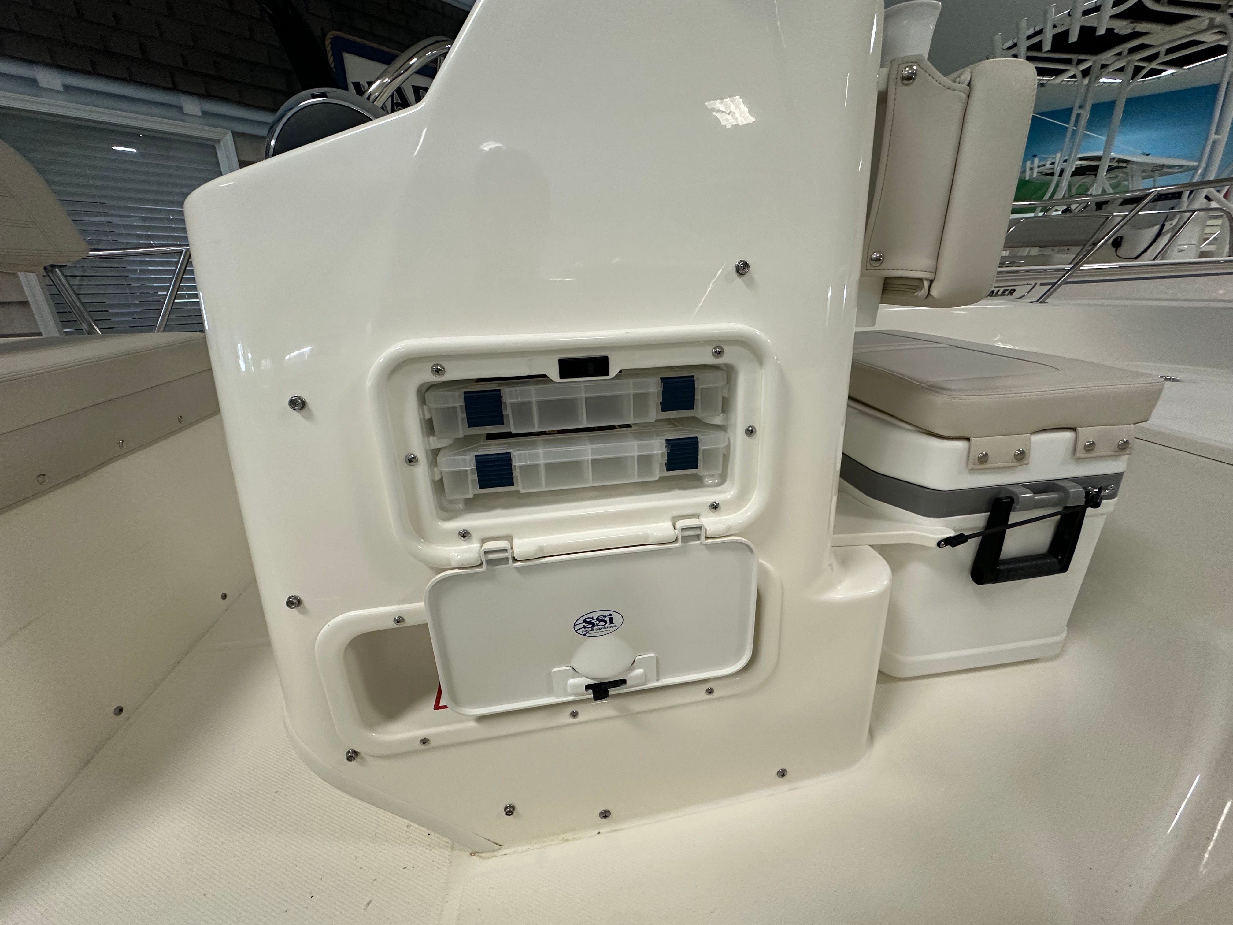 2026 Boston Whaler 150 Montauk - 11