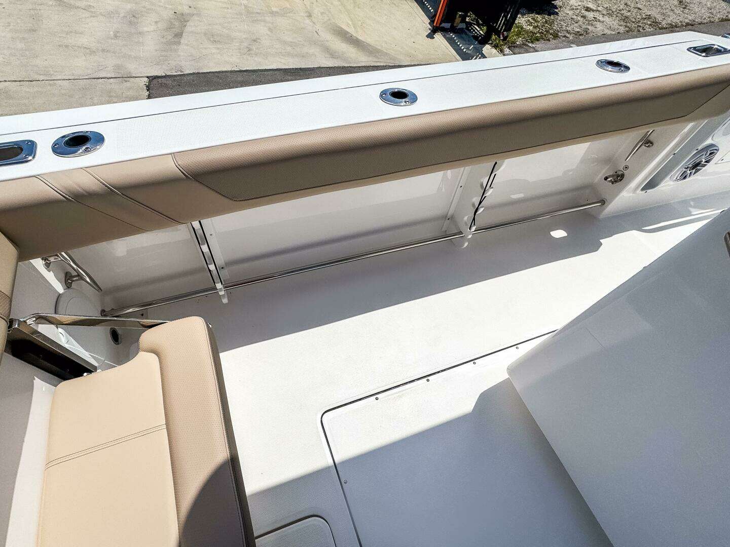 2025 Edgewater 325CC - Image 22