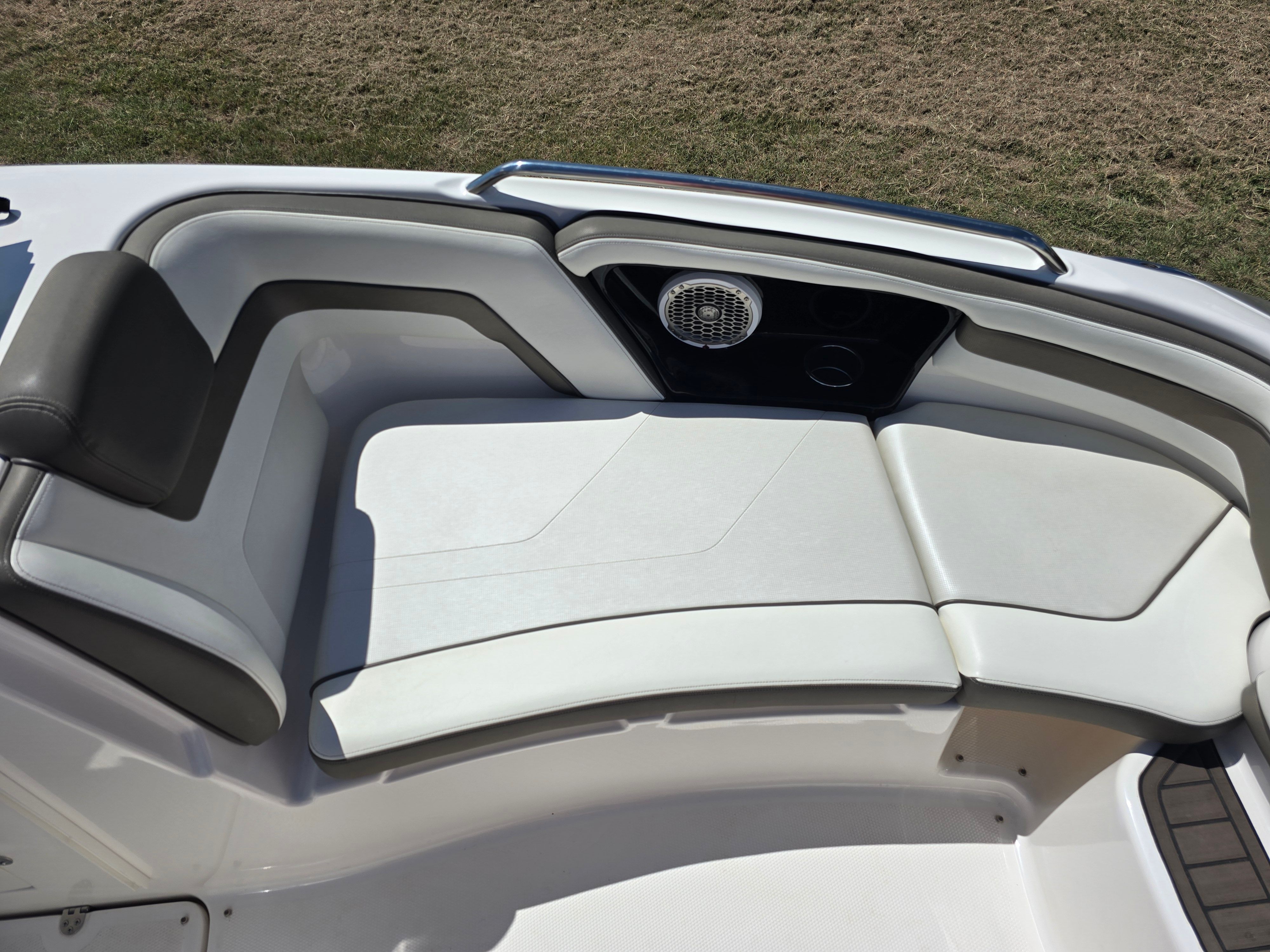 2015 Yamaha Boats 242 Limited S - 38