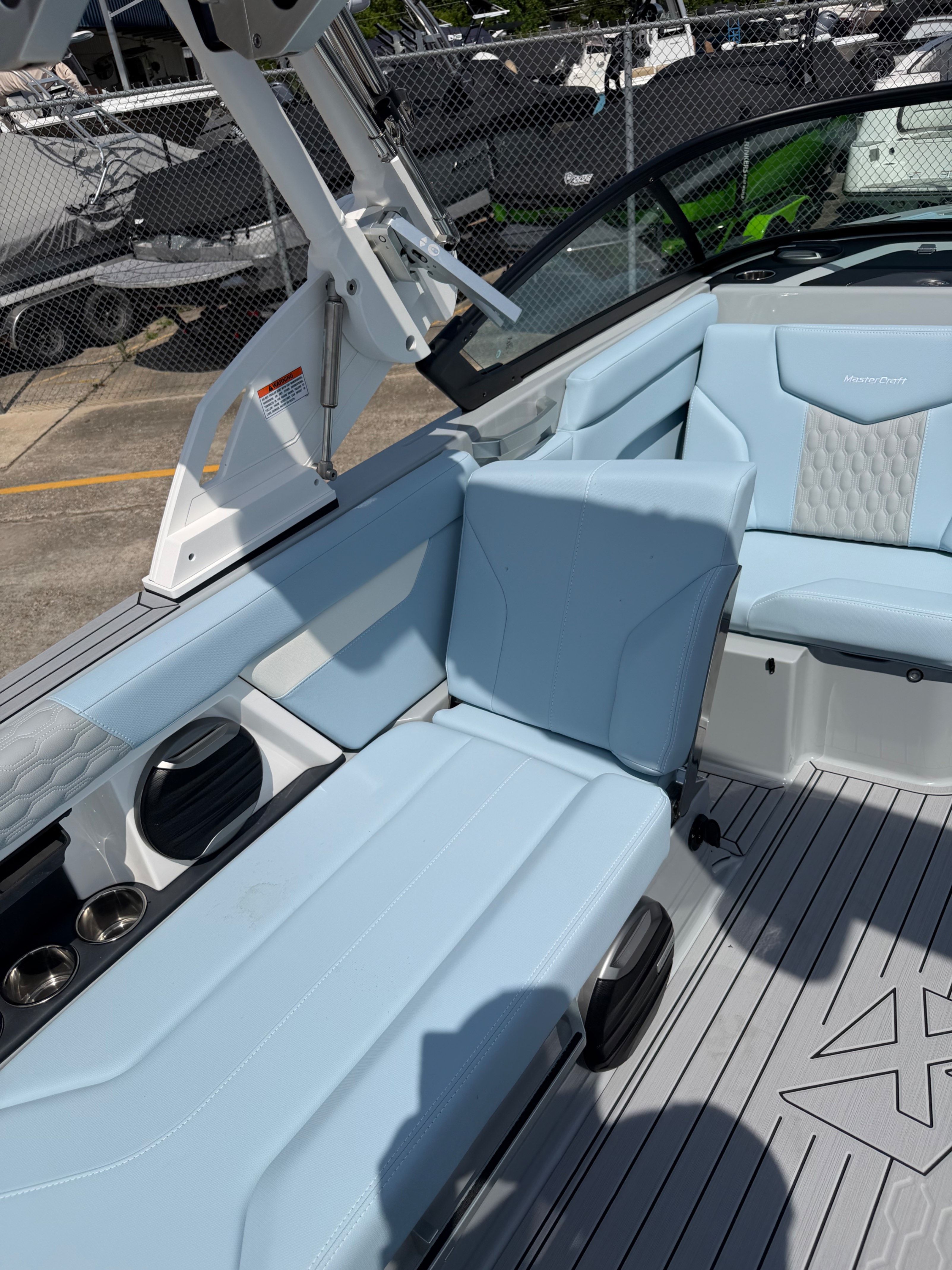 2026 MasterCraft XT24 - 19