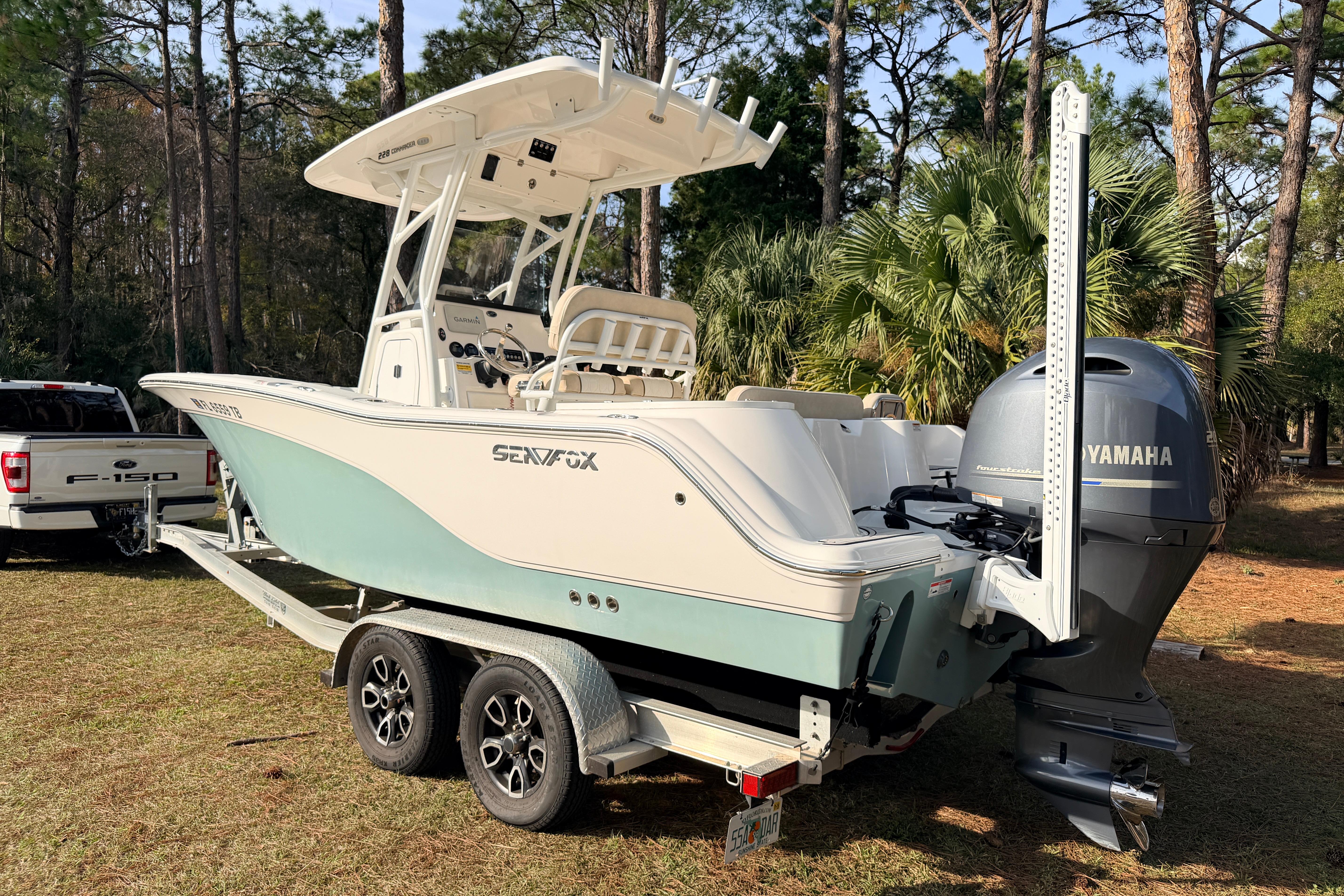 2022 Sea Fox 228 Commander