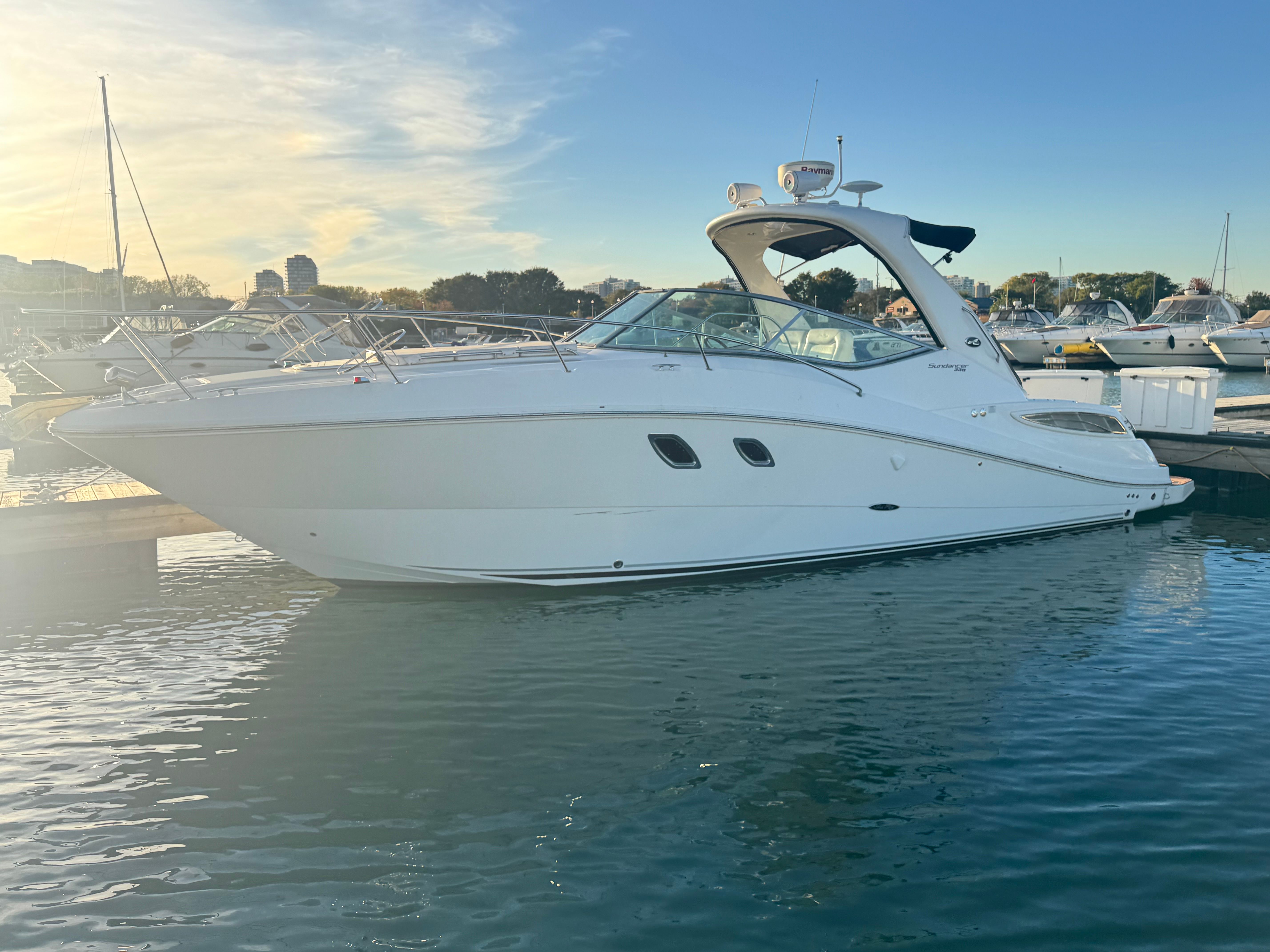 2011 Sea Ray Sundancer 330