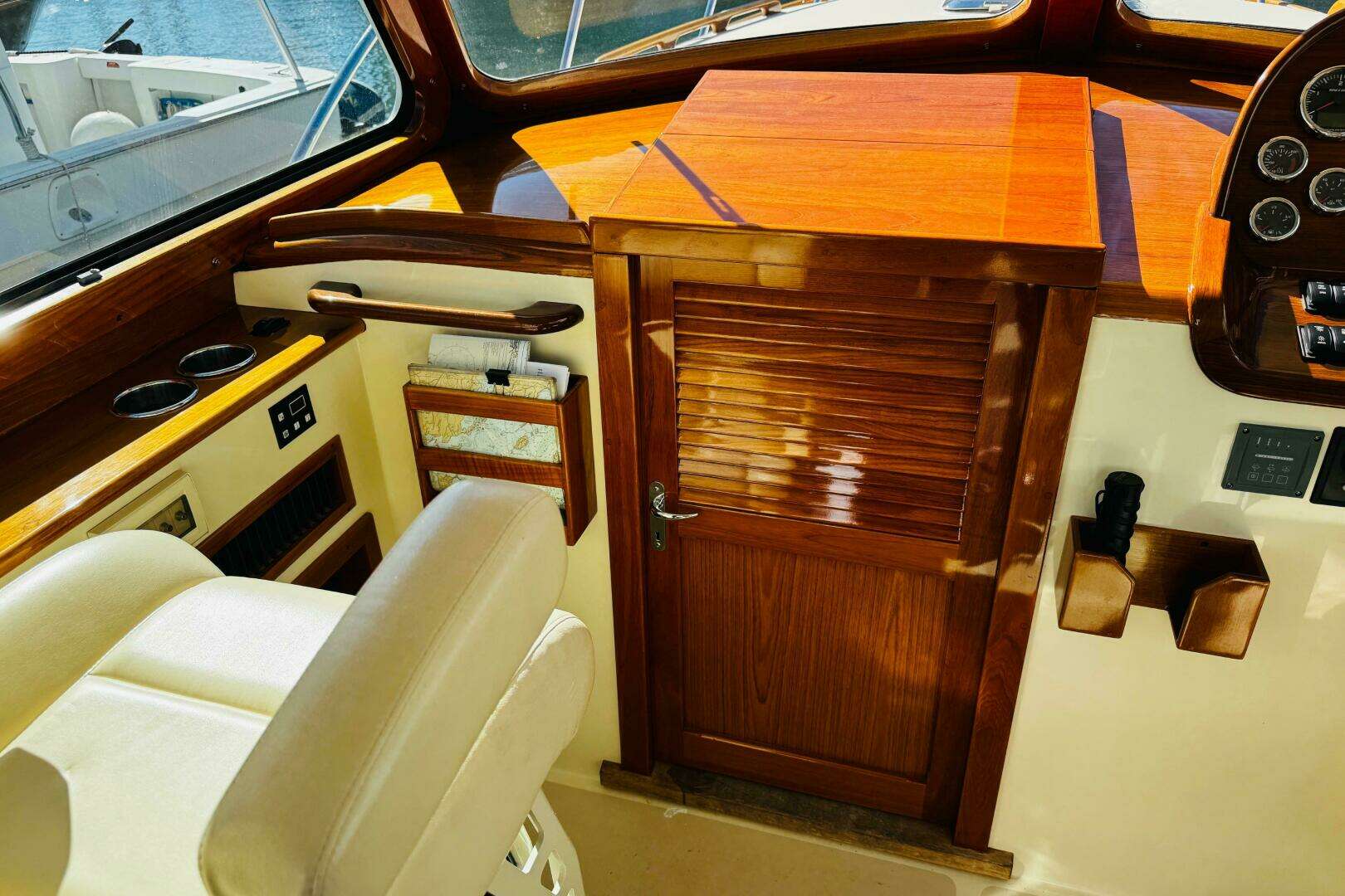 2012 Hinckley Picnic Boat MKIII - Image 44