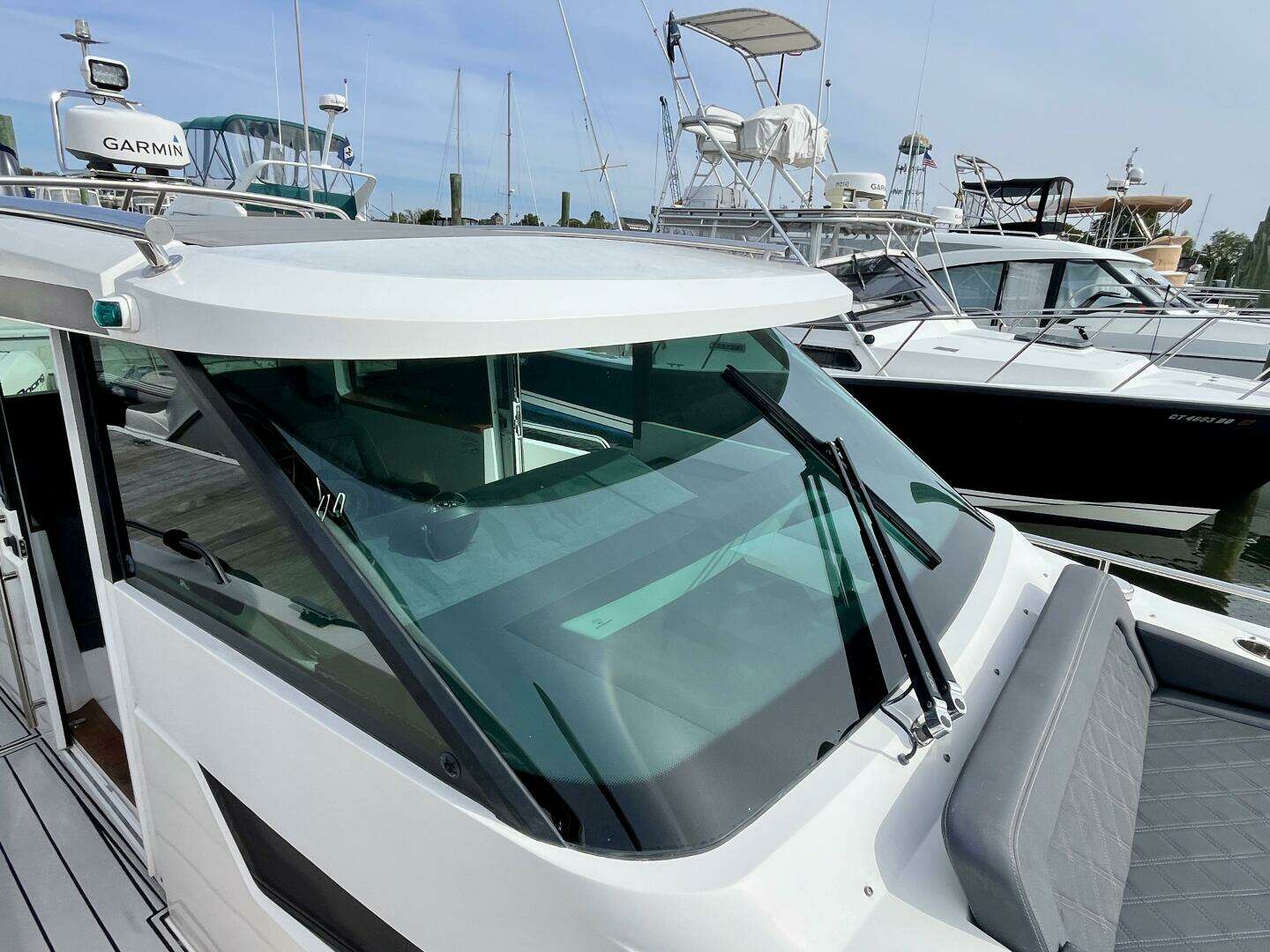 2018 Axopar 37 Sport Cabin R - Image 32