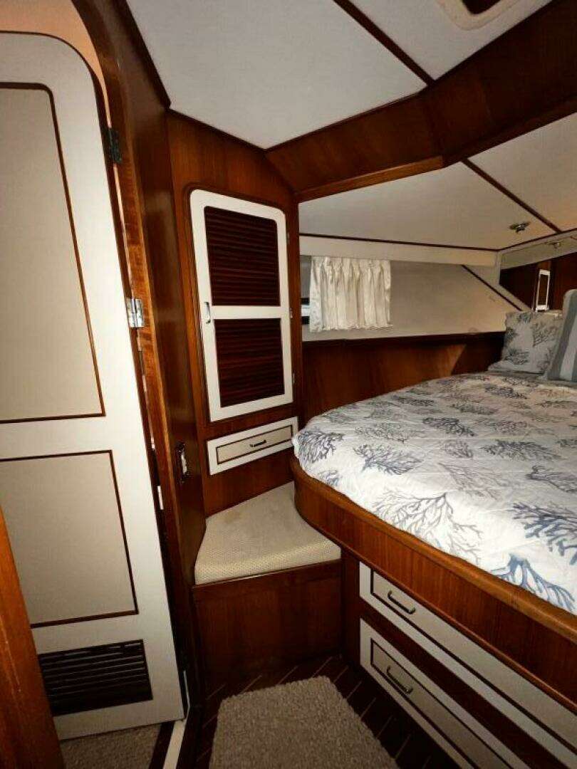 1989 Hi-Star 48 Sundeck - Image 43