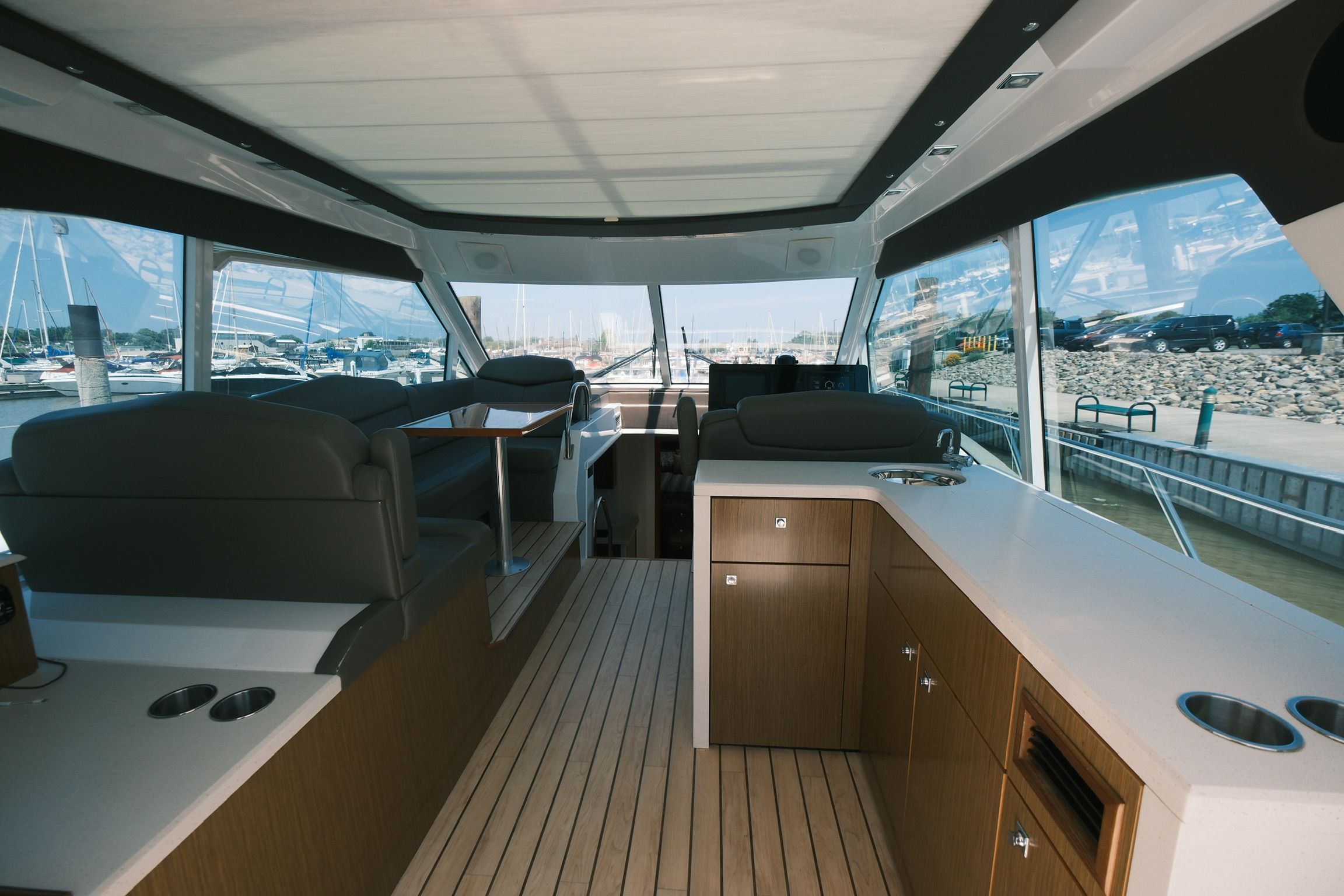 2015 Cruisers Yachts 48 Cantius - 5