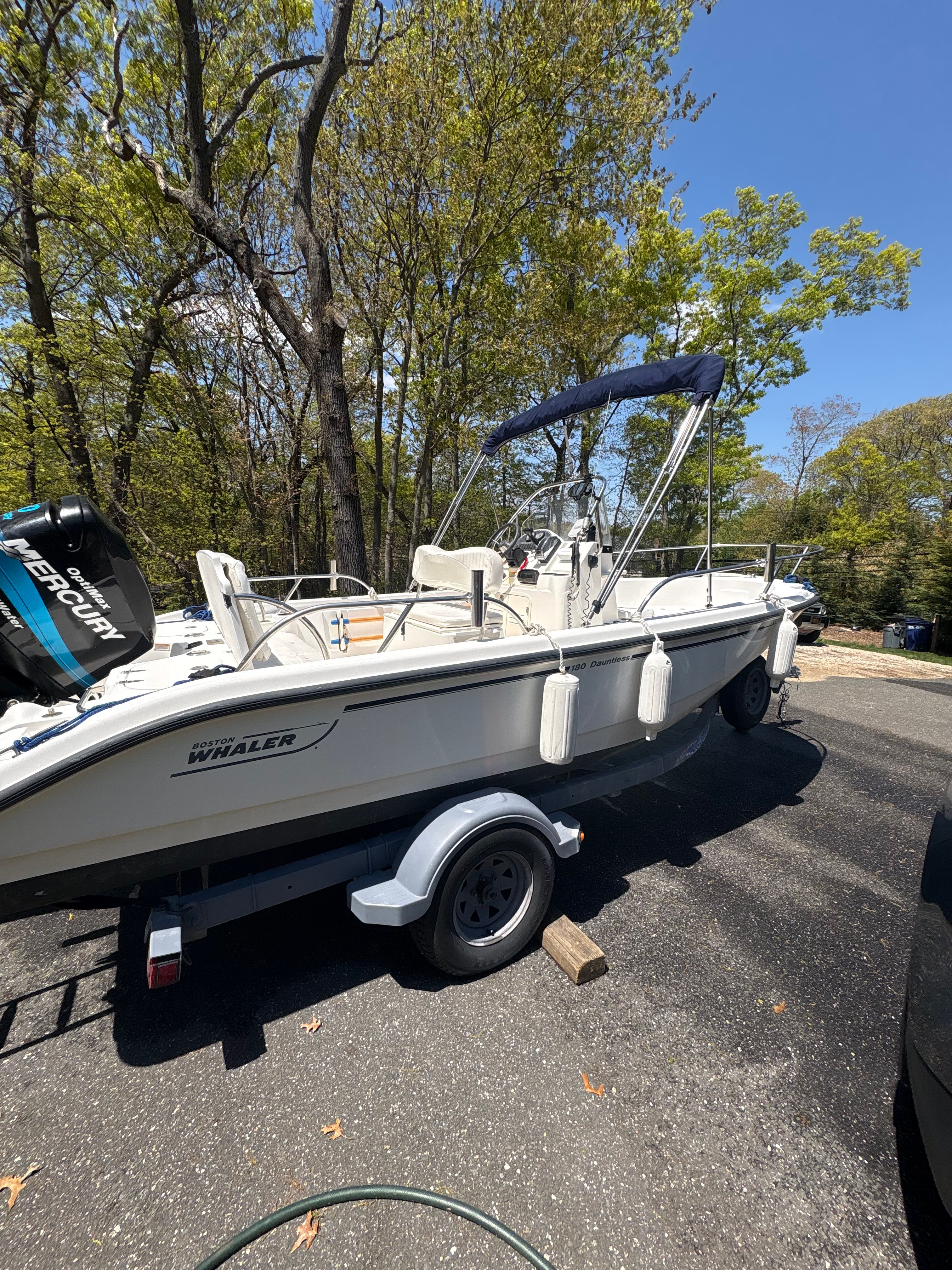 2004 Boston Whaler 180 Dauntless