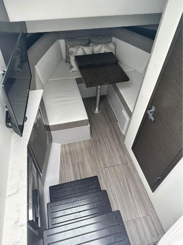 2021 Cruisers Yachts 38 - 12
