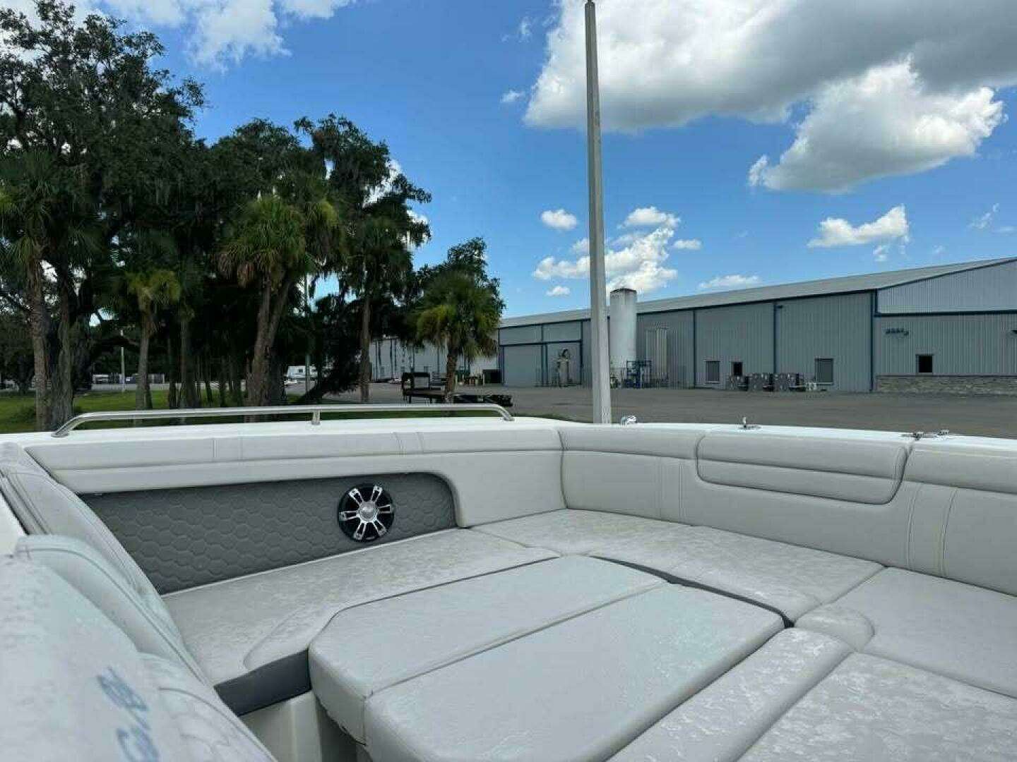 2022 Sea Ray — - Image 15