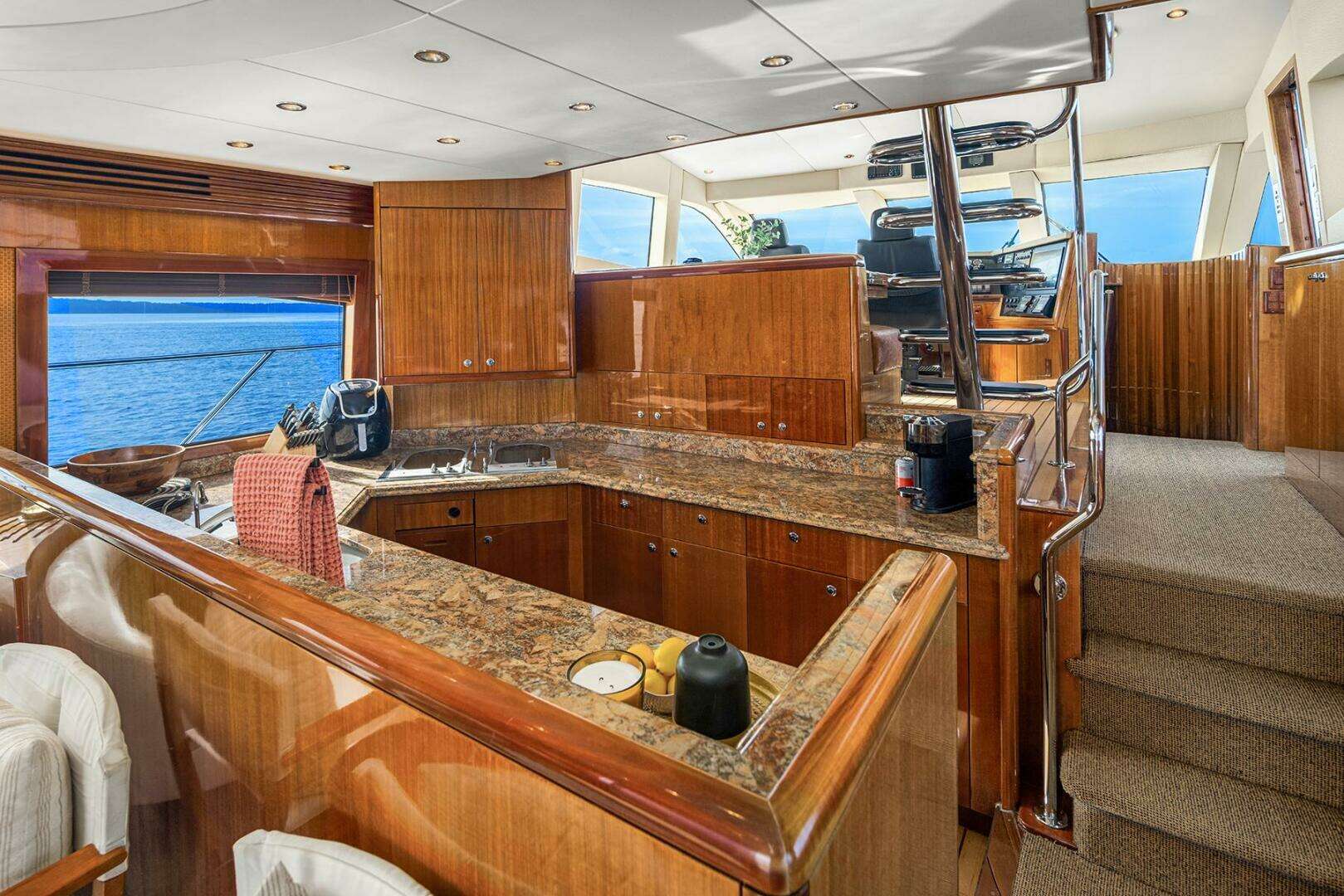 2001 Hatteras Cockpit Motoryacht - Image 5