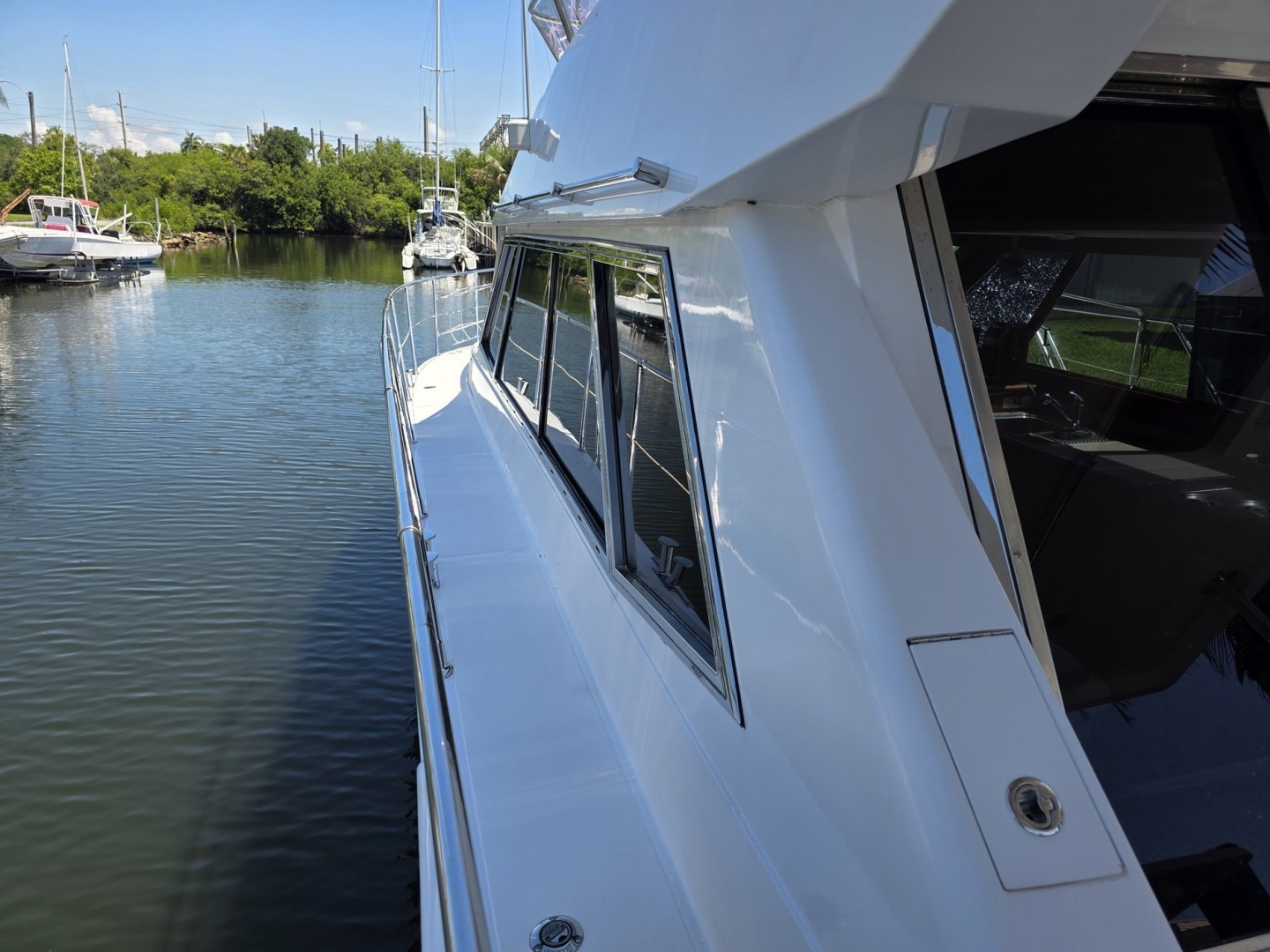 2001 Horizon Sundeck - Image 6