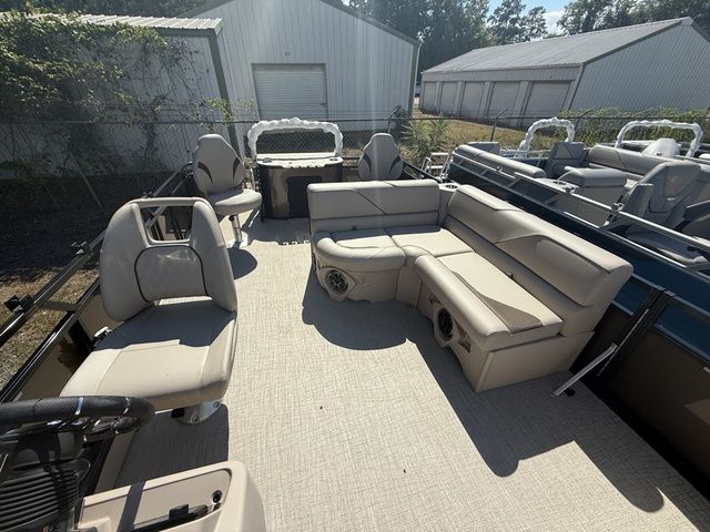 2026 Tahoe Sport 85 - 21 Rear Fish - 5