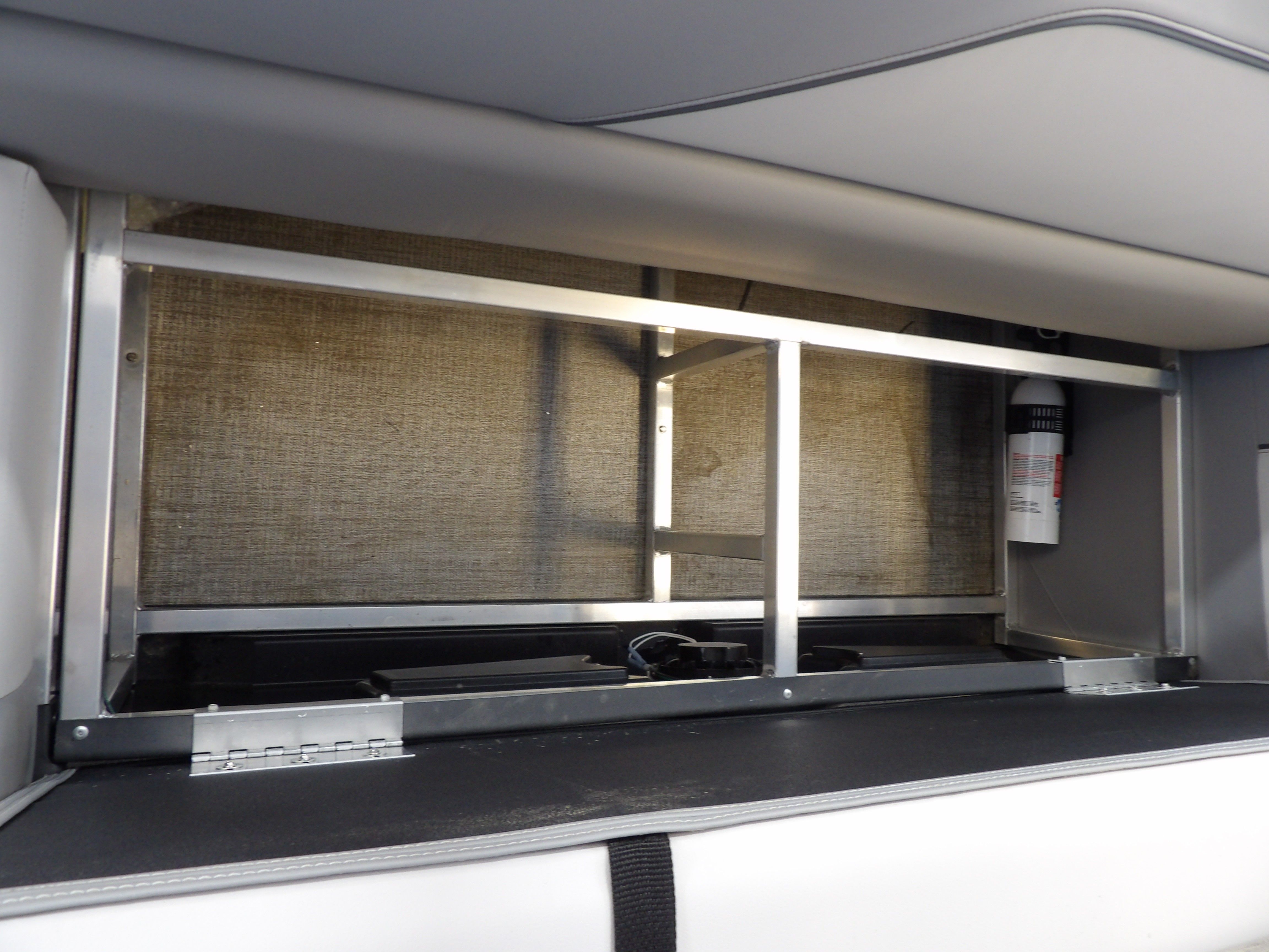 2026 Avalon Venture 85 Rear Fish - 21' - 27